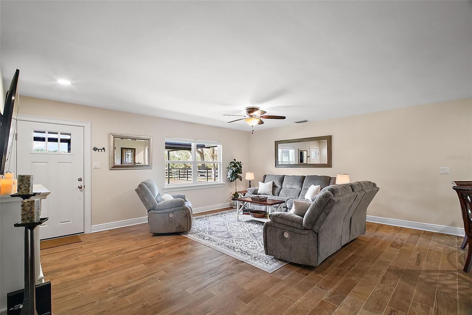 33736 E LAKE JOANNA DR, EUSTIS, FL, 32736