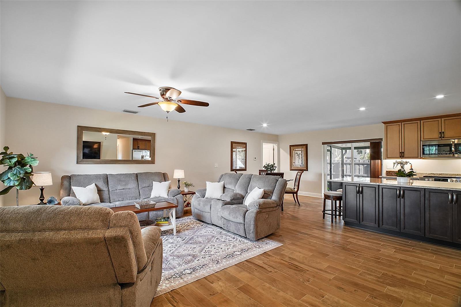 33736 E LAKE JOANNA DR, EUSTIS, FL, 32736