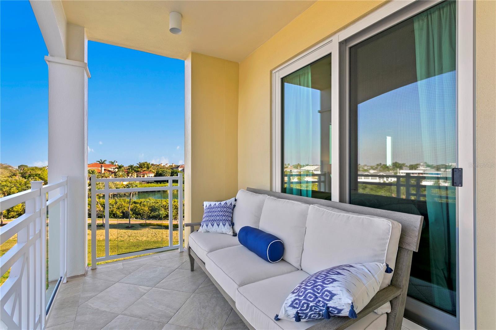 755 COLLANY RD #401, TIERRA VERDE, FL, 33715