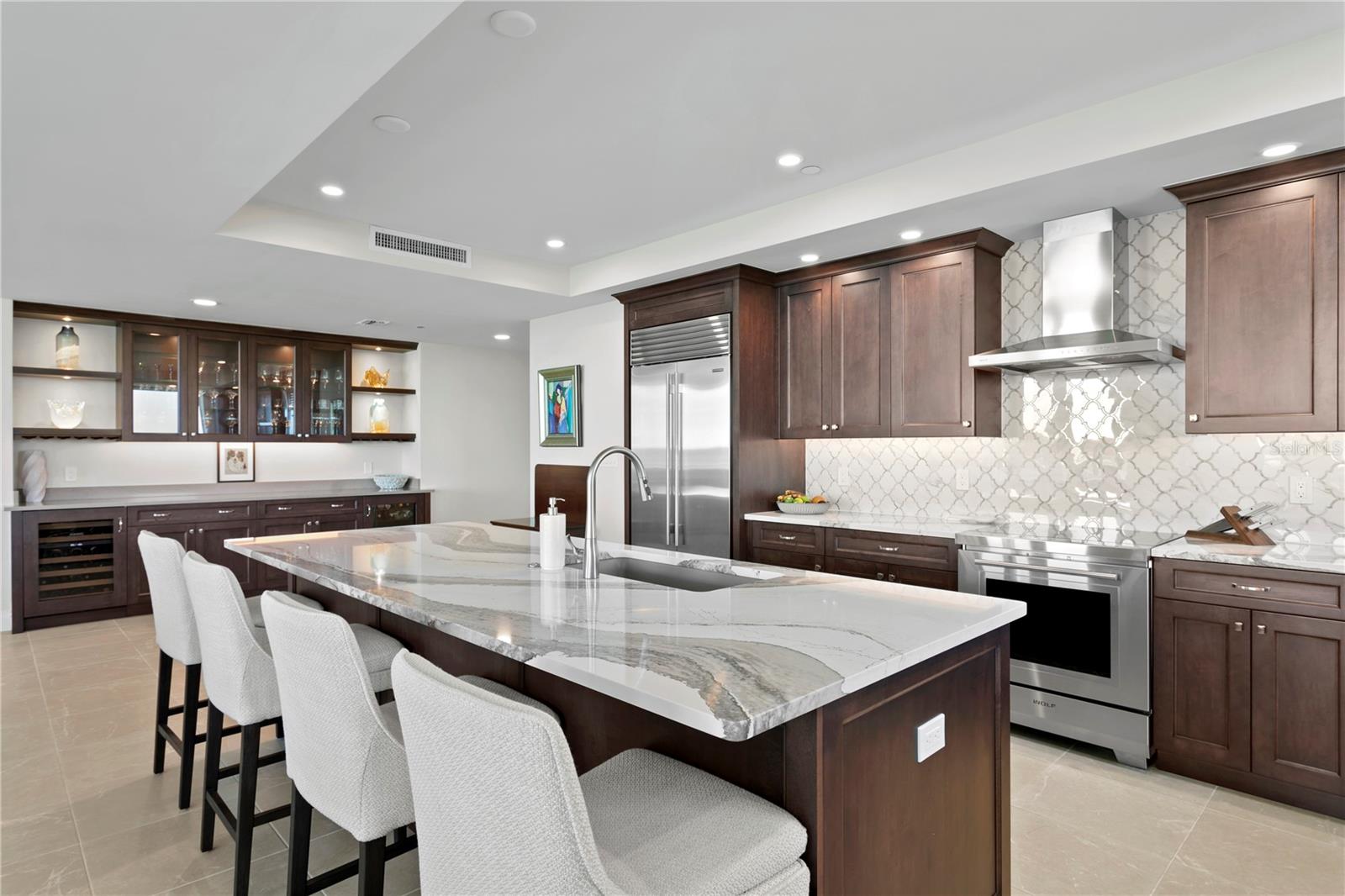 755 COLLANY RD #401, TIERRA VERDE, FL, 33715