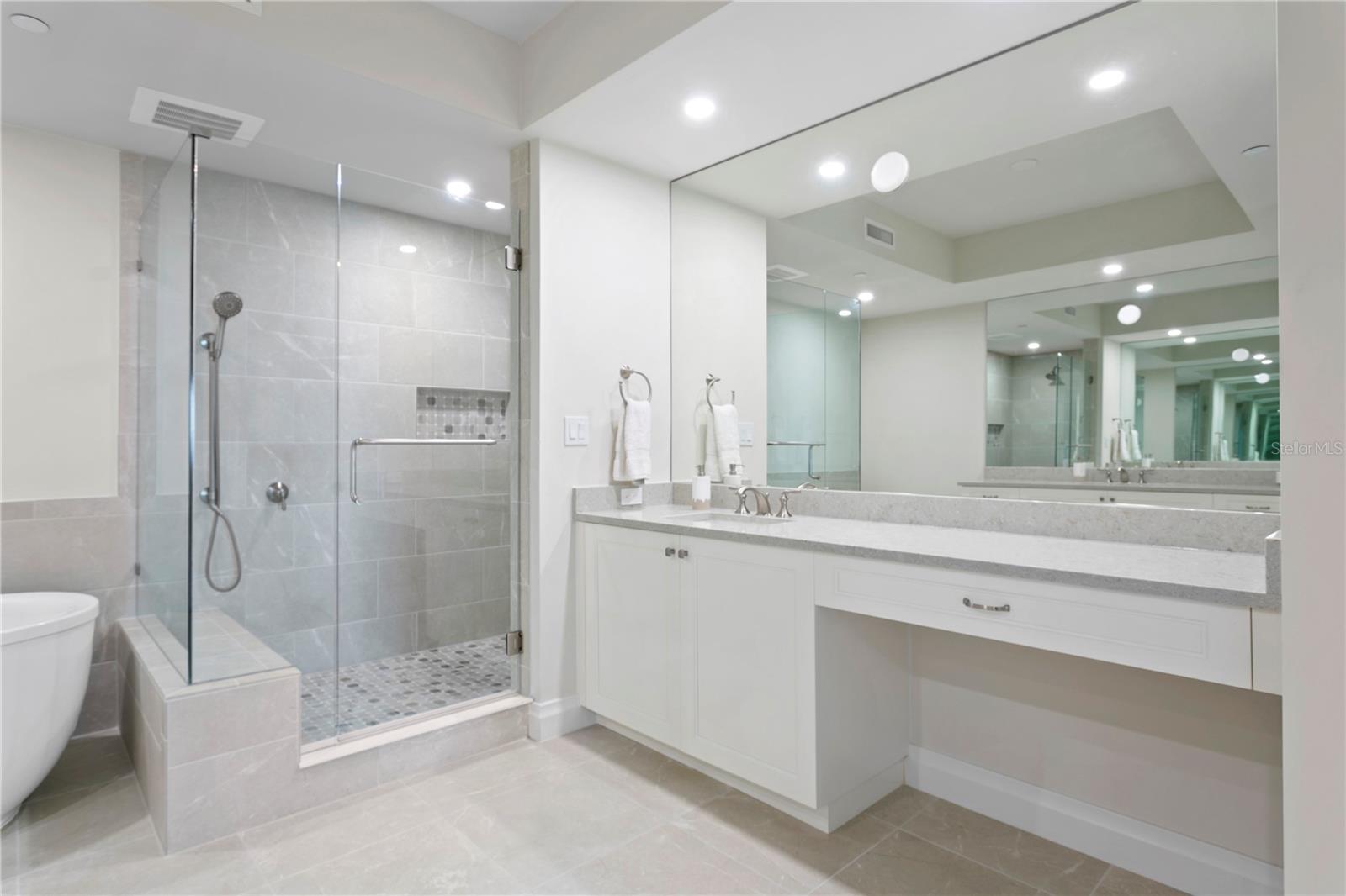 755 COLLANY RD #401, TIERRA VERDE, FL, 33715