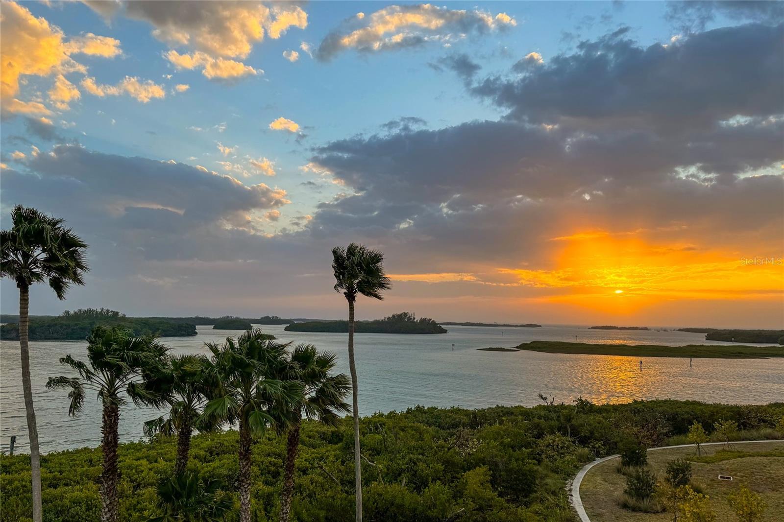 755 COLLANY RD #401, TIERRA VERDE, FL, 33715