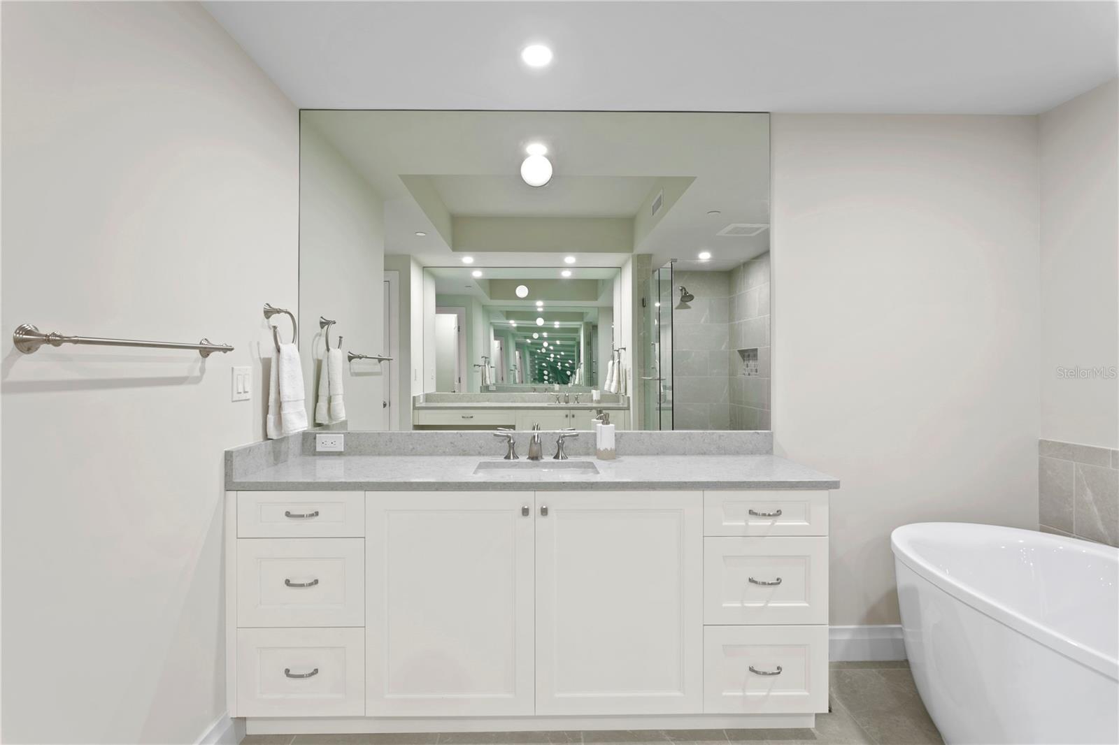 755 COLLANY RD #401, TIERRA VERDE, FL, 33715