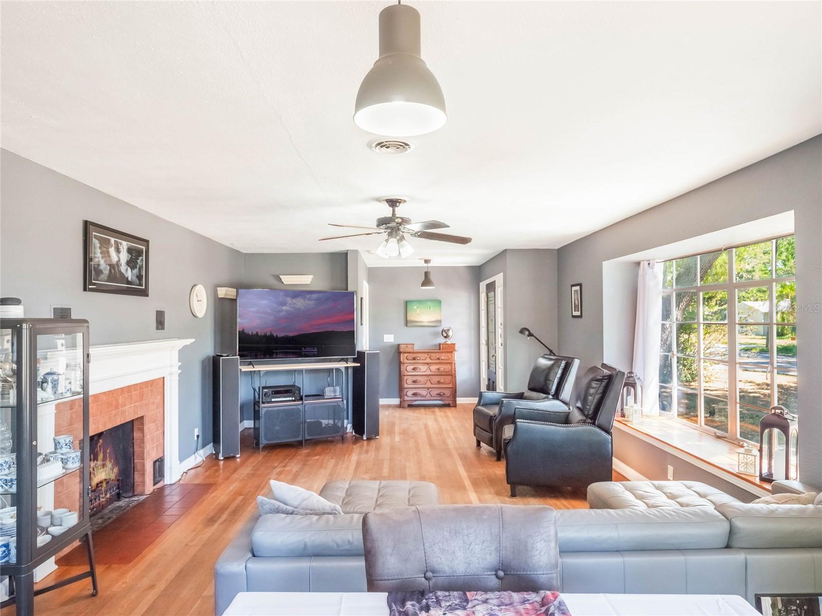 392 W MINNEHAHA AVE, CLERMONT, FL, 34711