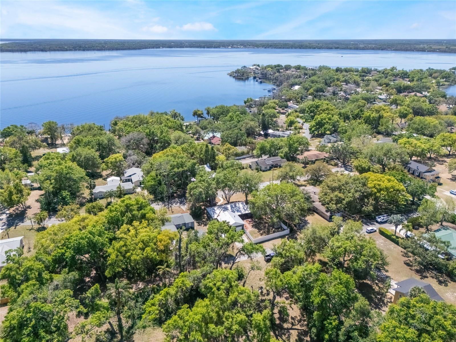 392 W MINNEHAHA AVE, CLERMONT, FL, 34711