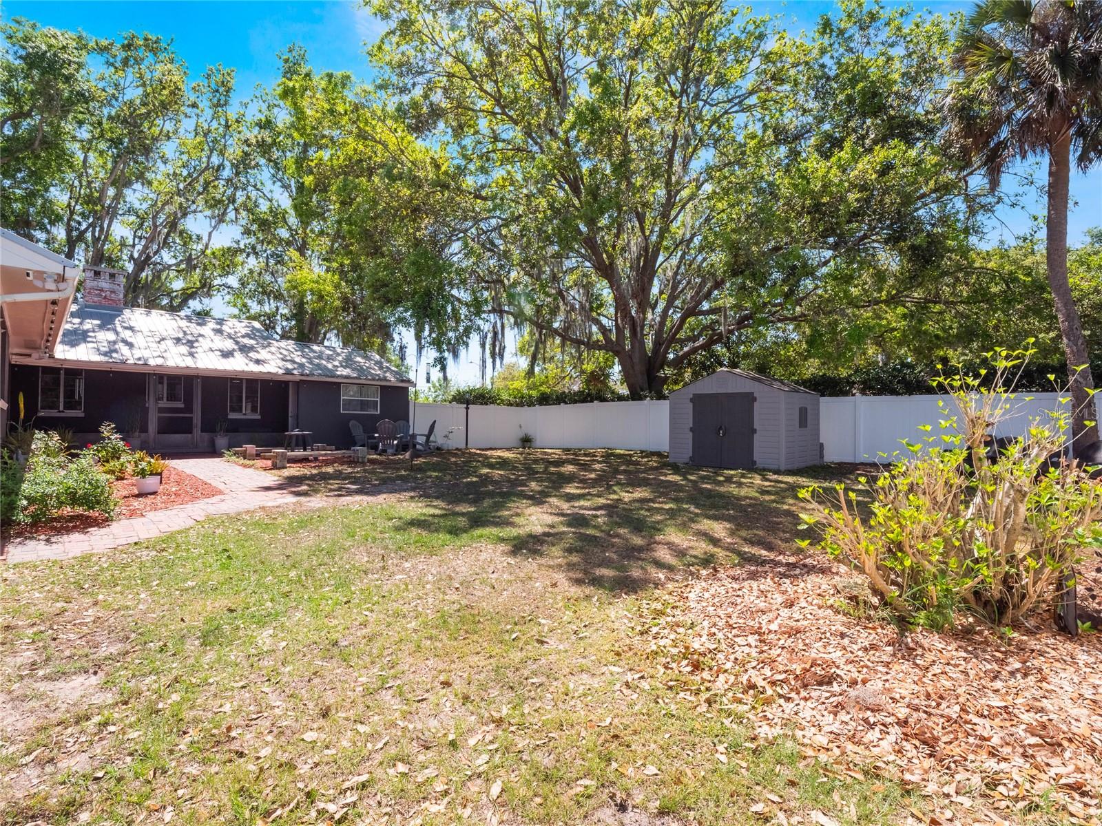 392 W MINNEHAHA AVE, CLERMONT, FL, 34711