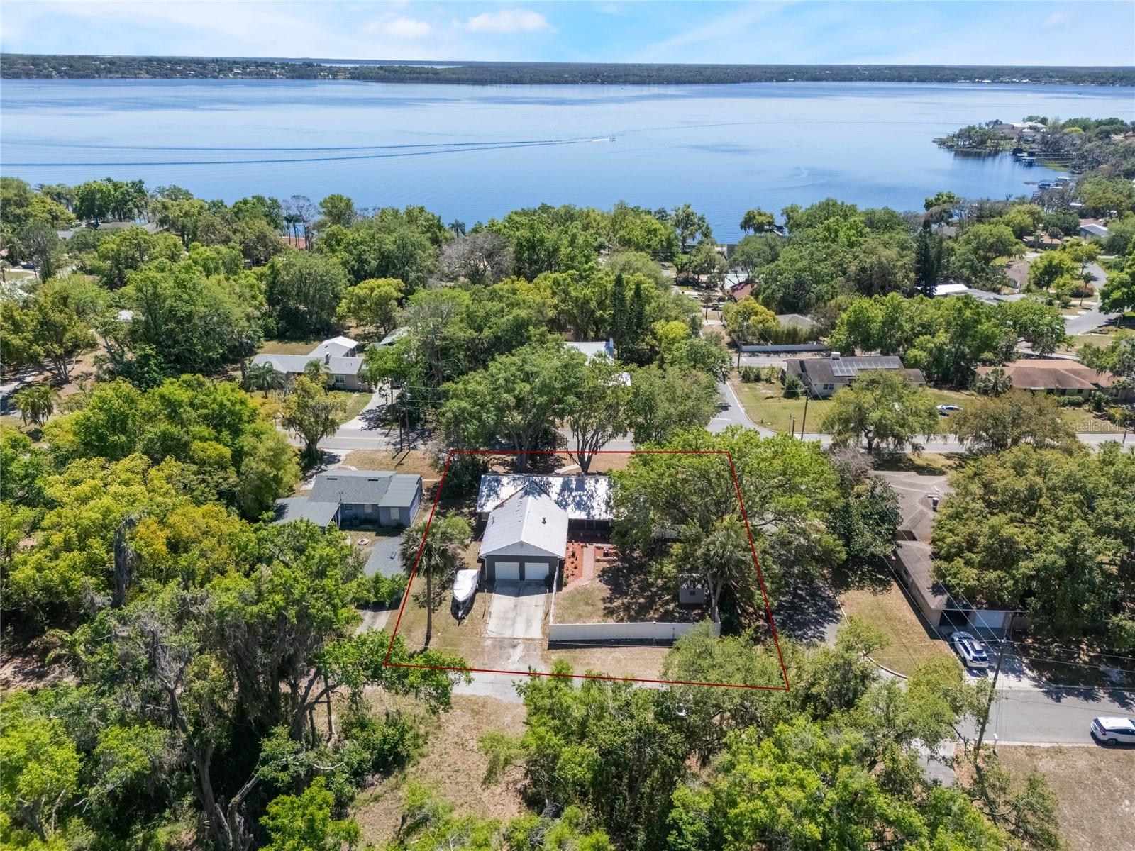 392 W MINNEHAHA AVE, CLERMONT, FL, 34711