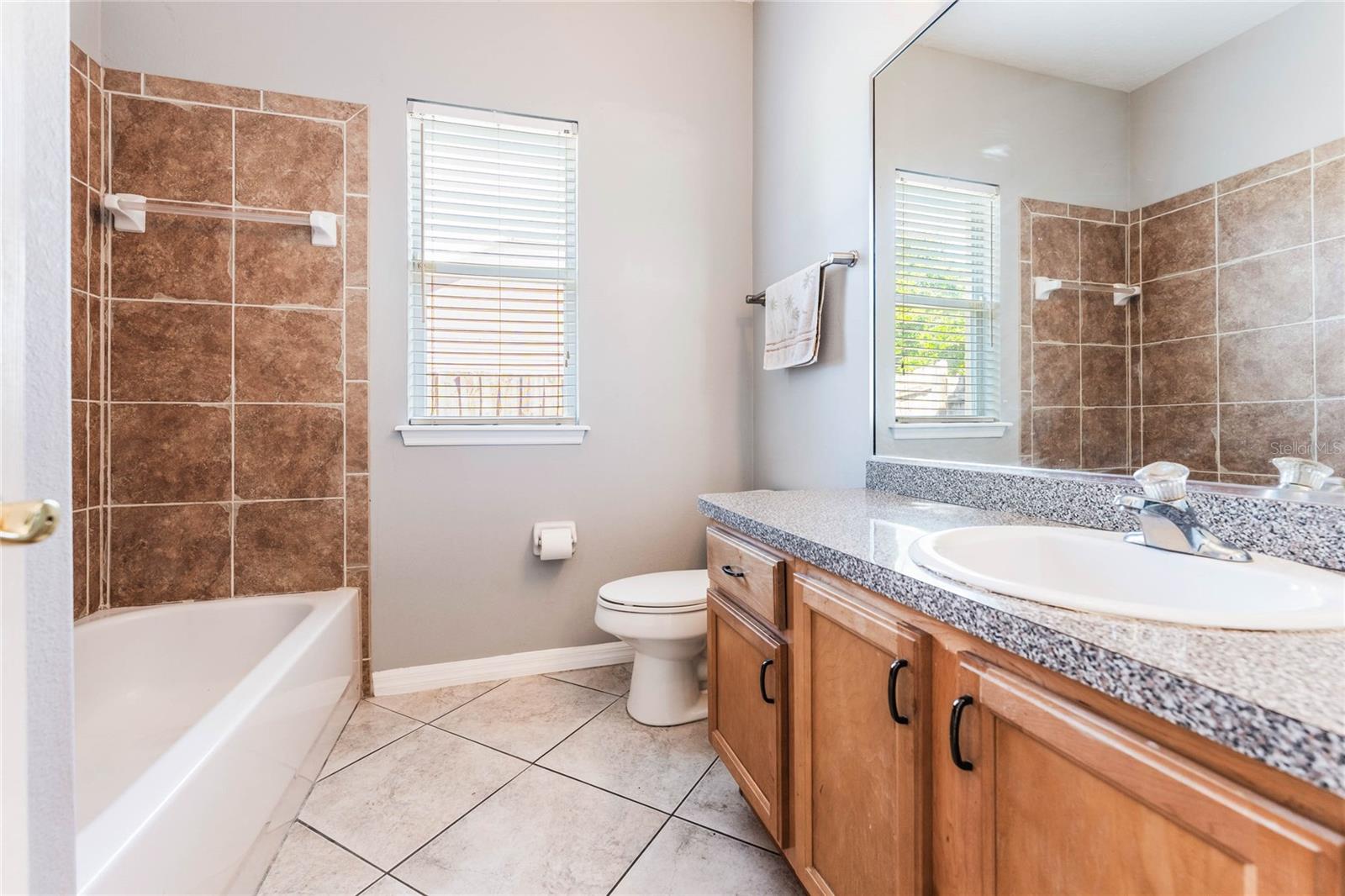 2361 BAKER AVE, ORLANDO, FL, 32833