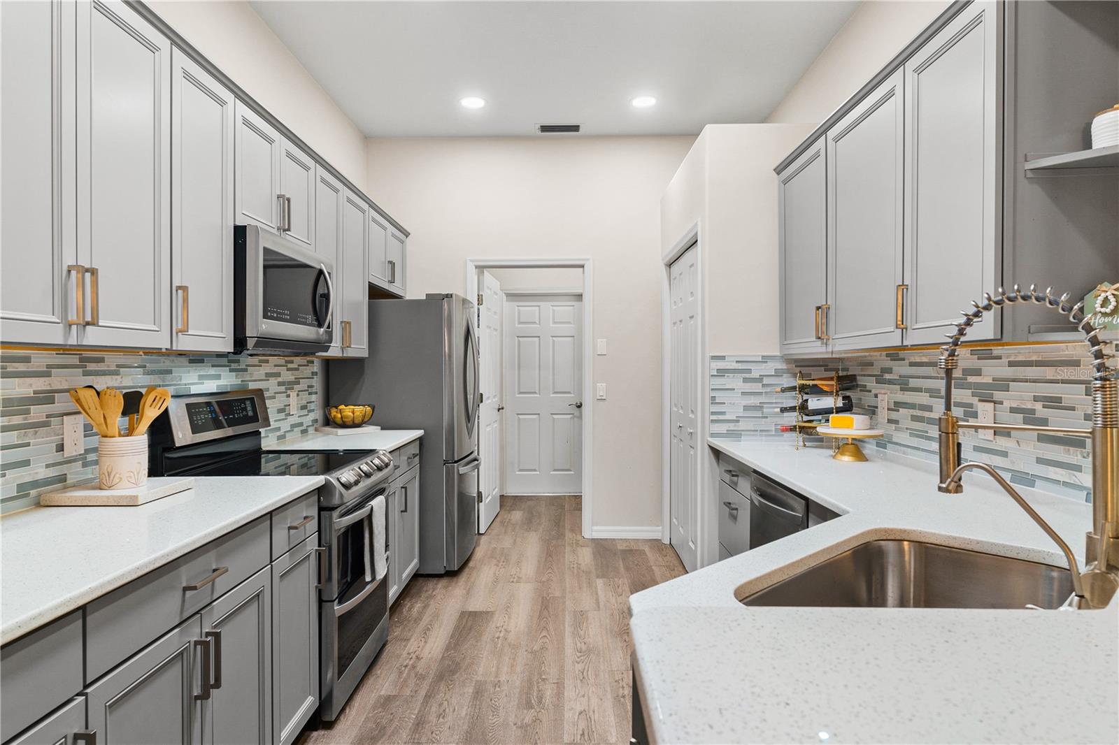 6152 TOPSAIL RD, LADY LAKE, FL, 32159