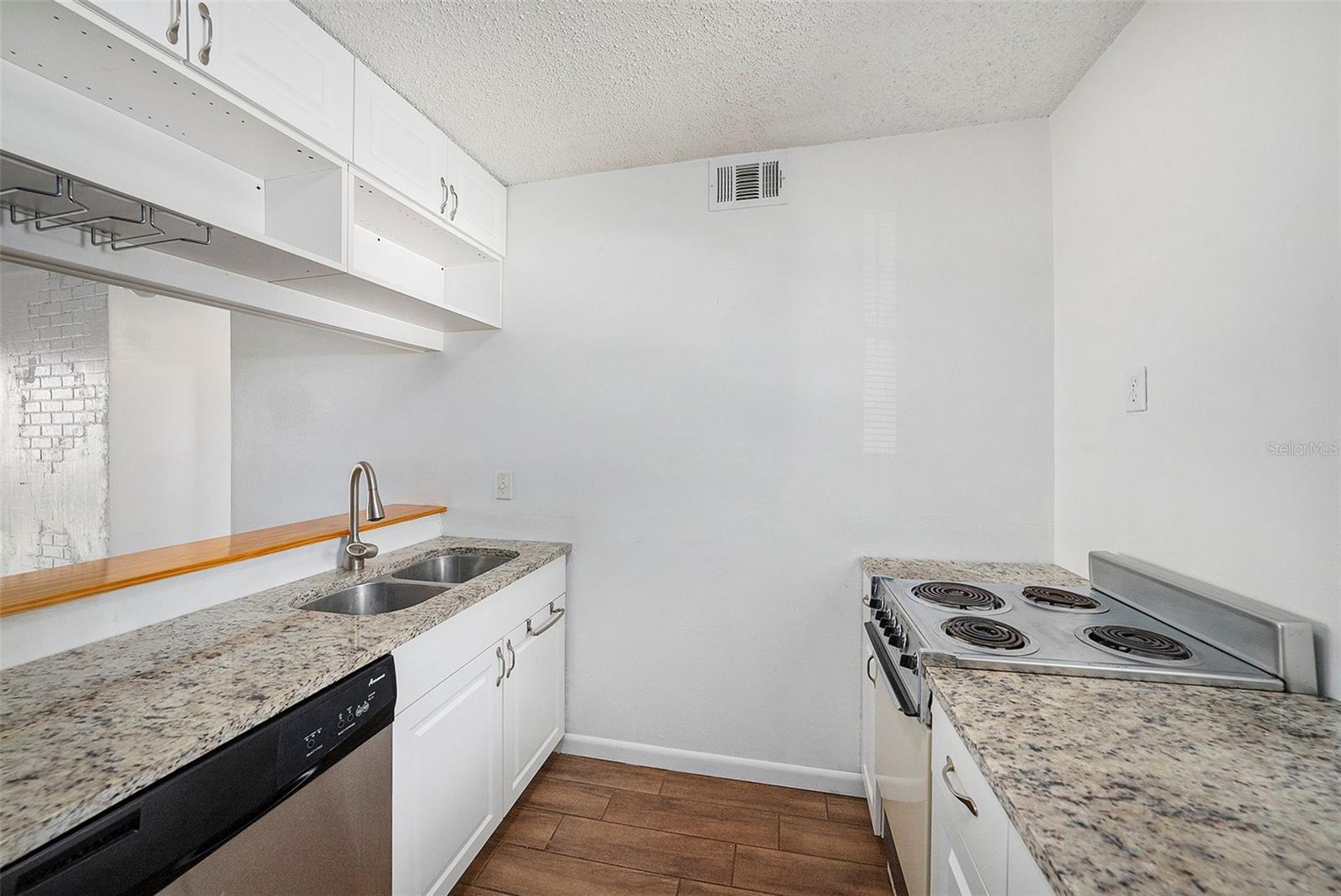 10453 CARROLLBROOK CIR #122, TAMPA, FL, 33618