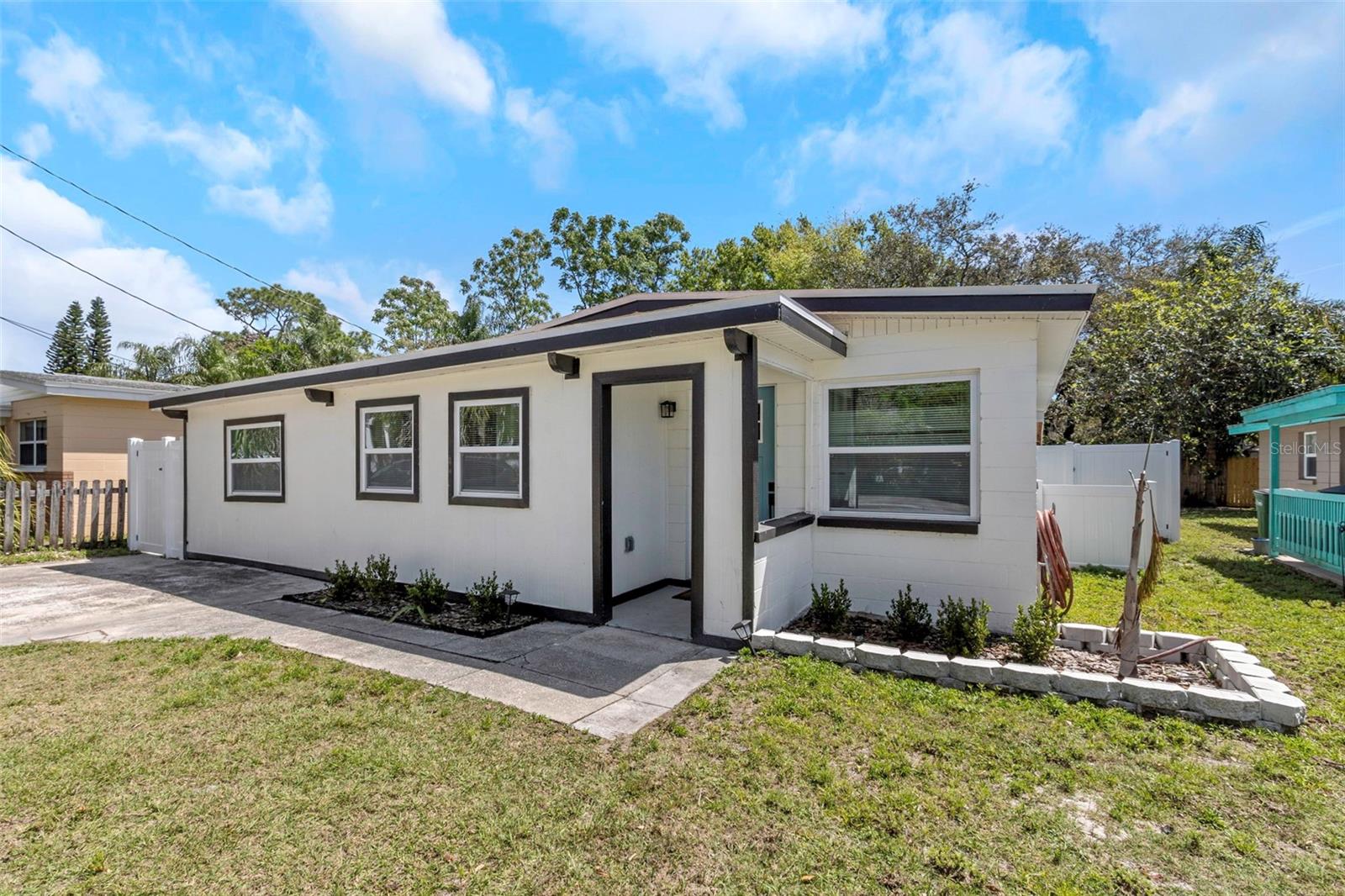 1076 PHILIPPE PKWY, SAFETY HARBOR, FL, 34695