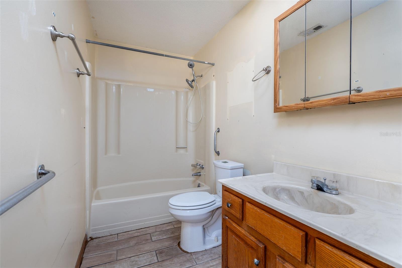 2360 SE 27TH ST, OKEECHOBEE, FL, 34974