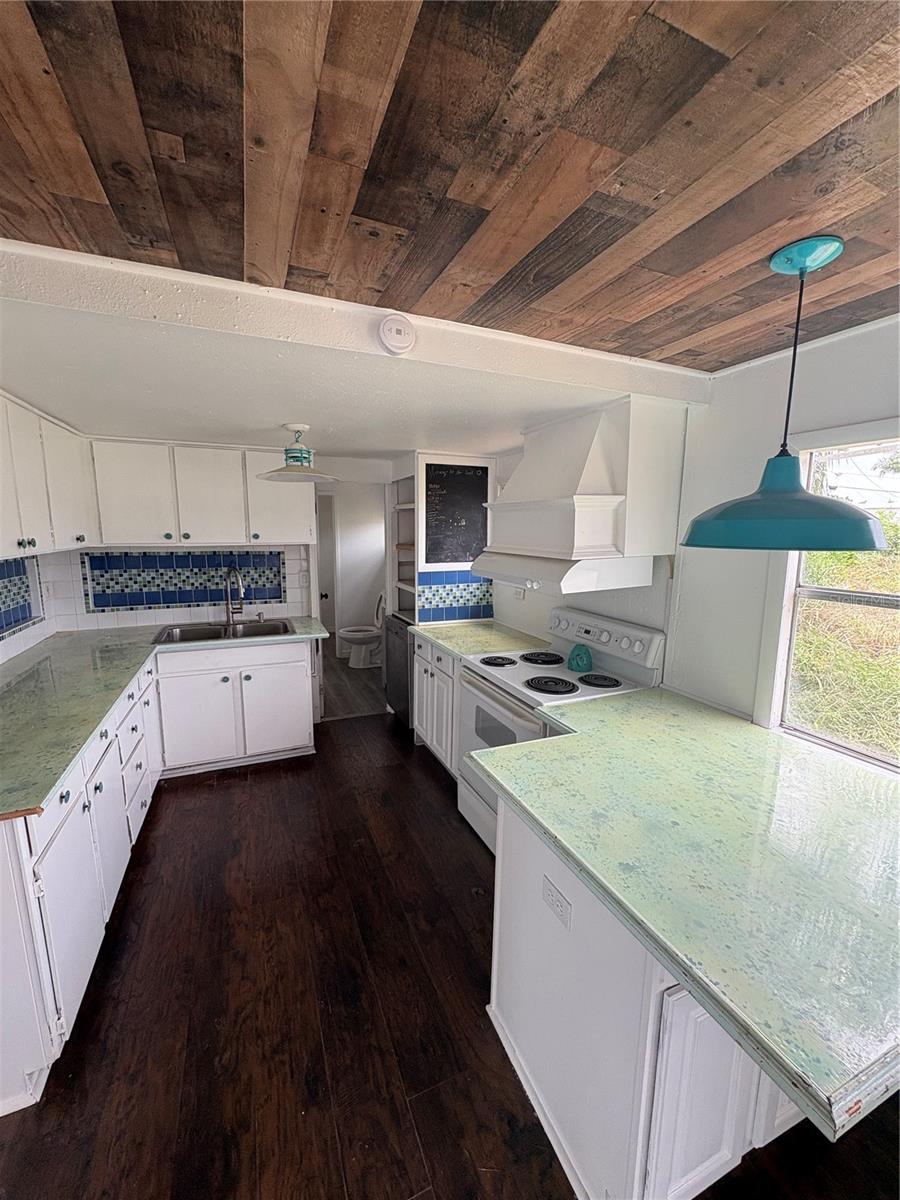2110 ORANGE DR, HOLIDAY, FL, 34691
