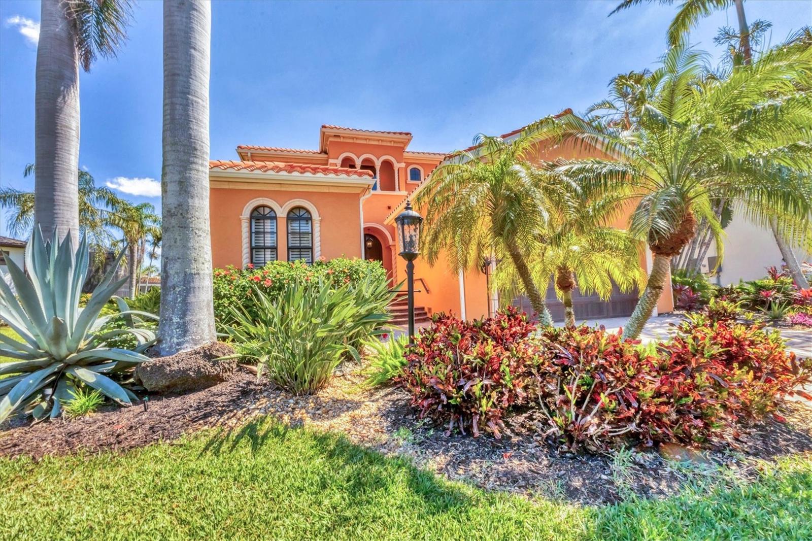 6211 LEGENDS BLVD, BRADENTON, FL, 34210