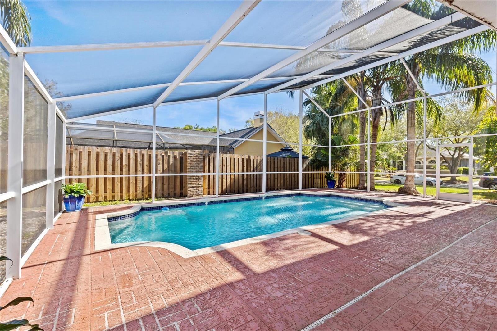 8746 TANTALLON CIR, TAMPA, FL, 33647