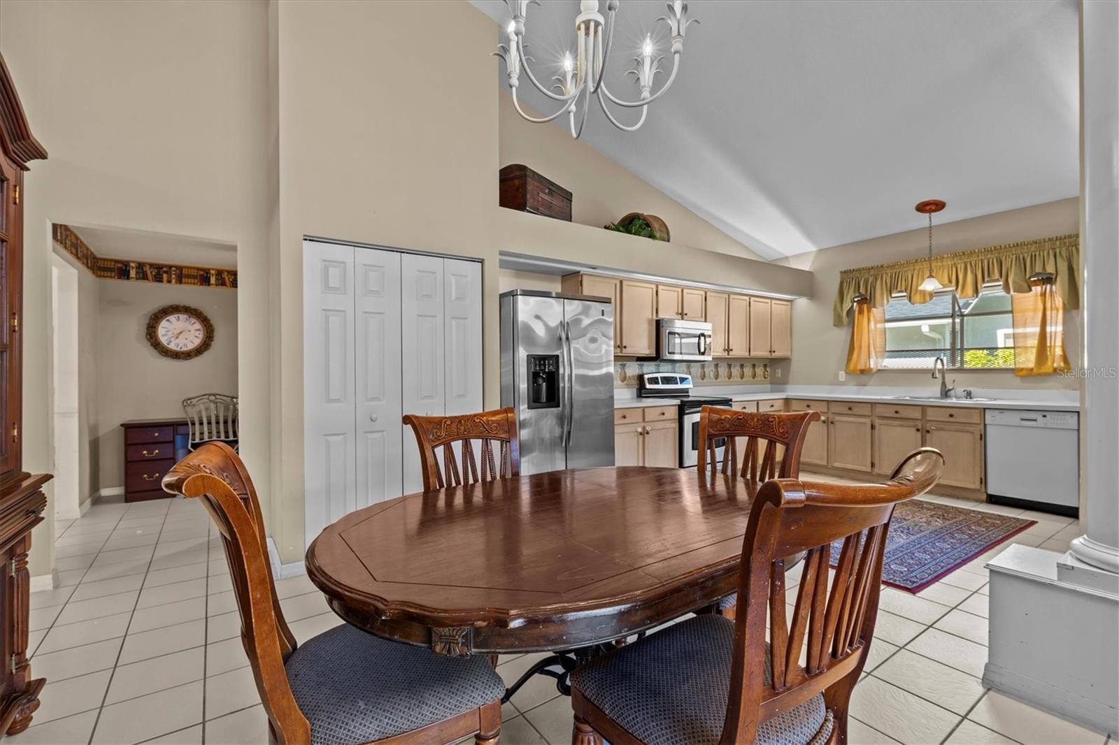8746 TANTALLON CIR, TAMPA, FL, 33647
