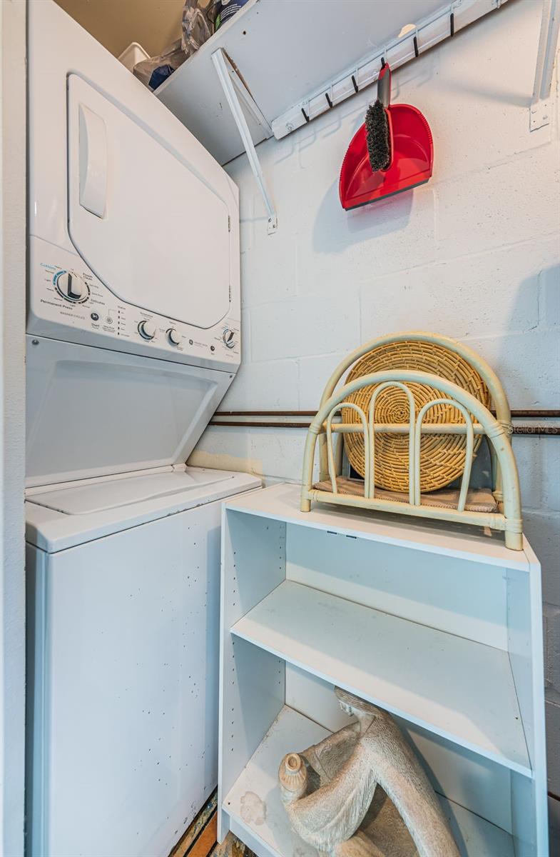 9214 MISSION OAKS BLVD, SEMINOLE, FL, 33776