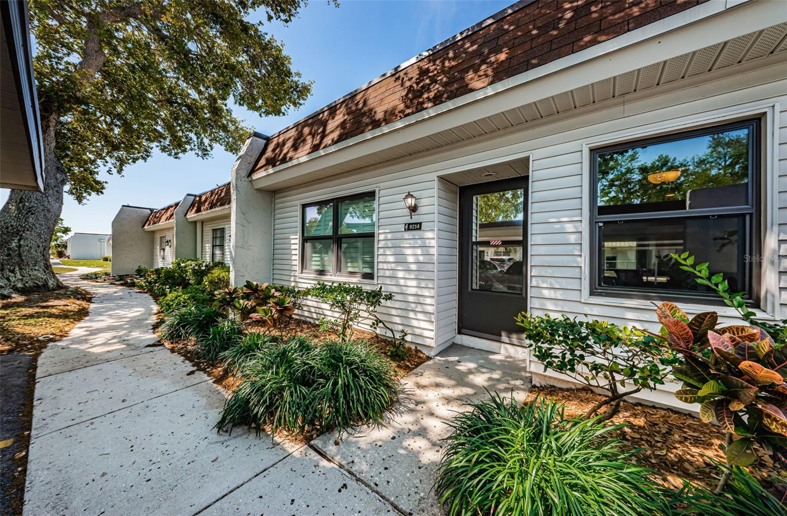 9214 MISSION OAKS BLVD, SEMINOLE, FL, 33776