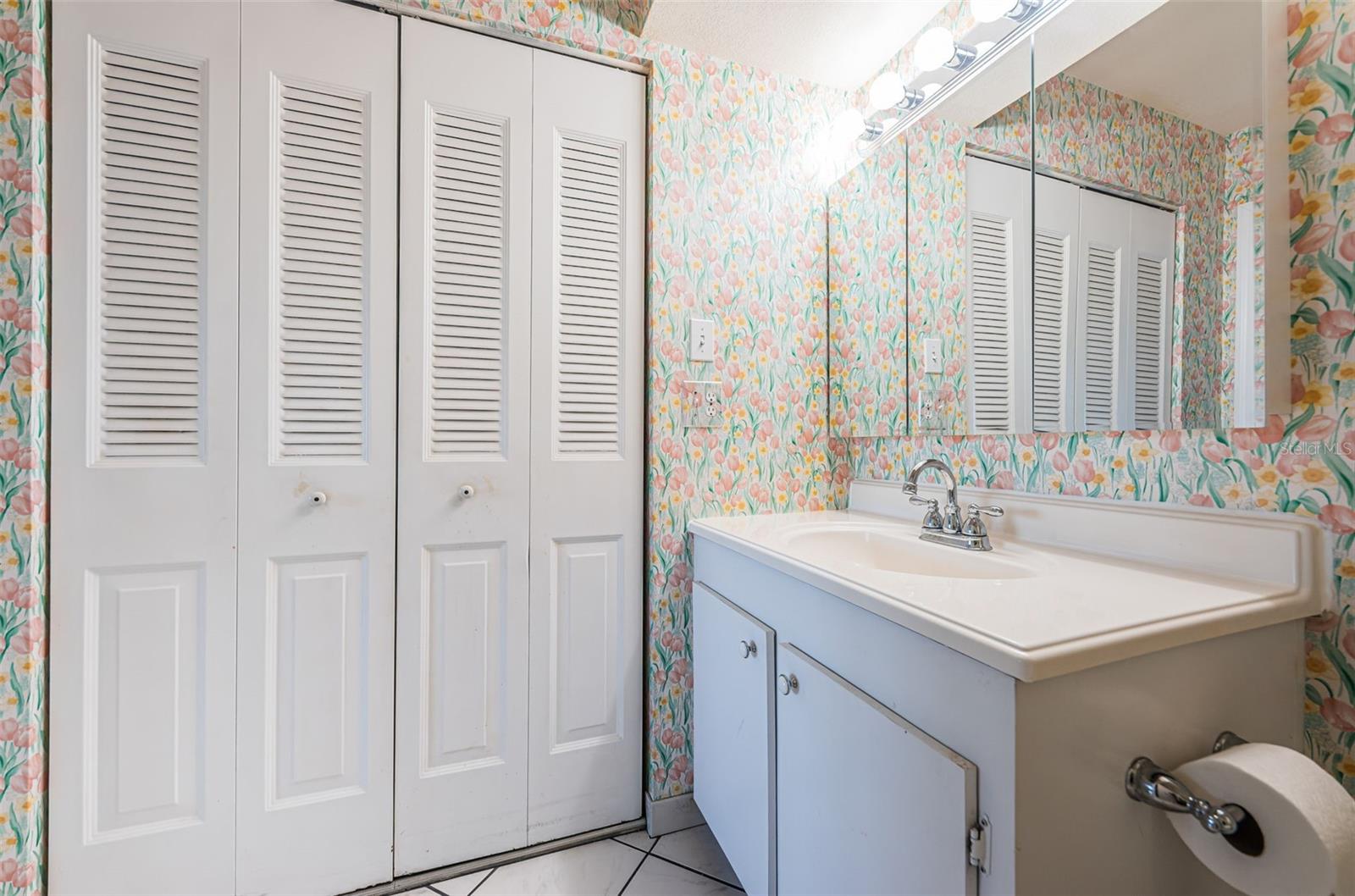 9214 MISSION OAKS BLVD, SEMINOLE, FL, 33776