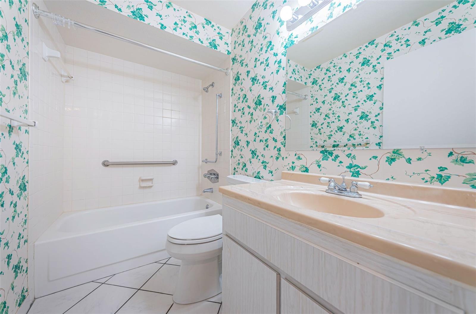 9214 MISSION OAKS BLVD, SEMINOLE, FL, 33776