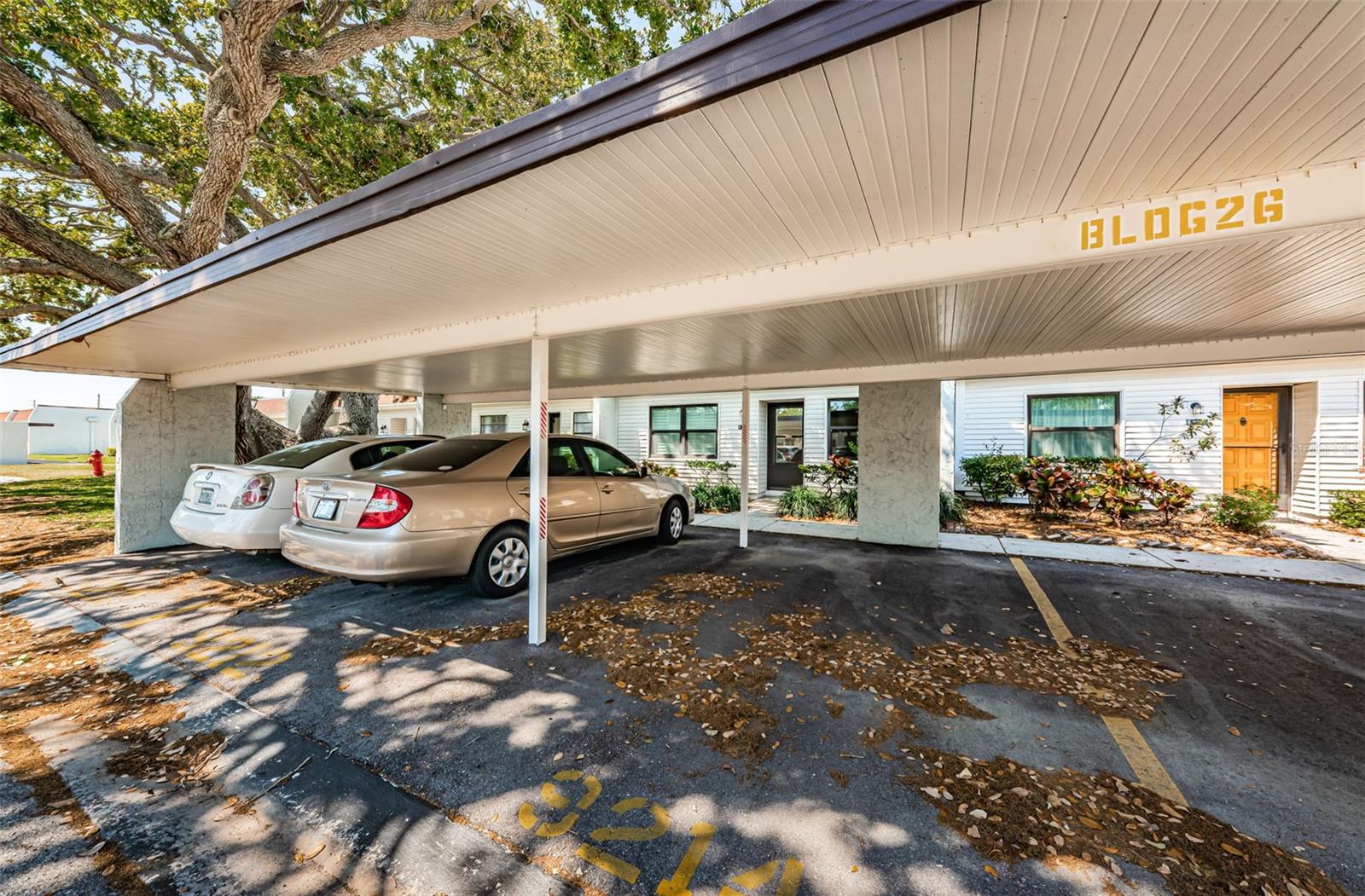 9214 MISSION OAKS BLVD, SEMINOLE, FL, 33776