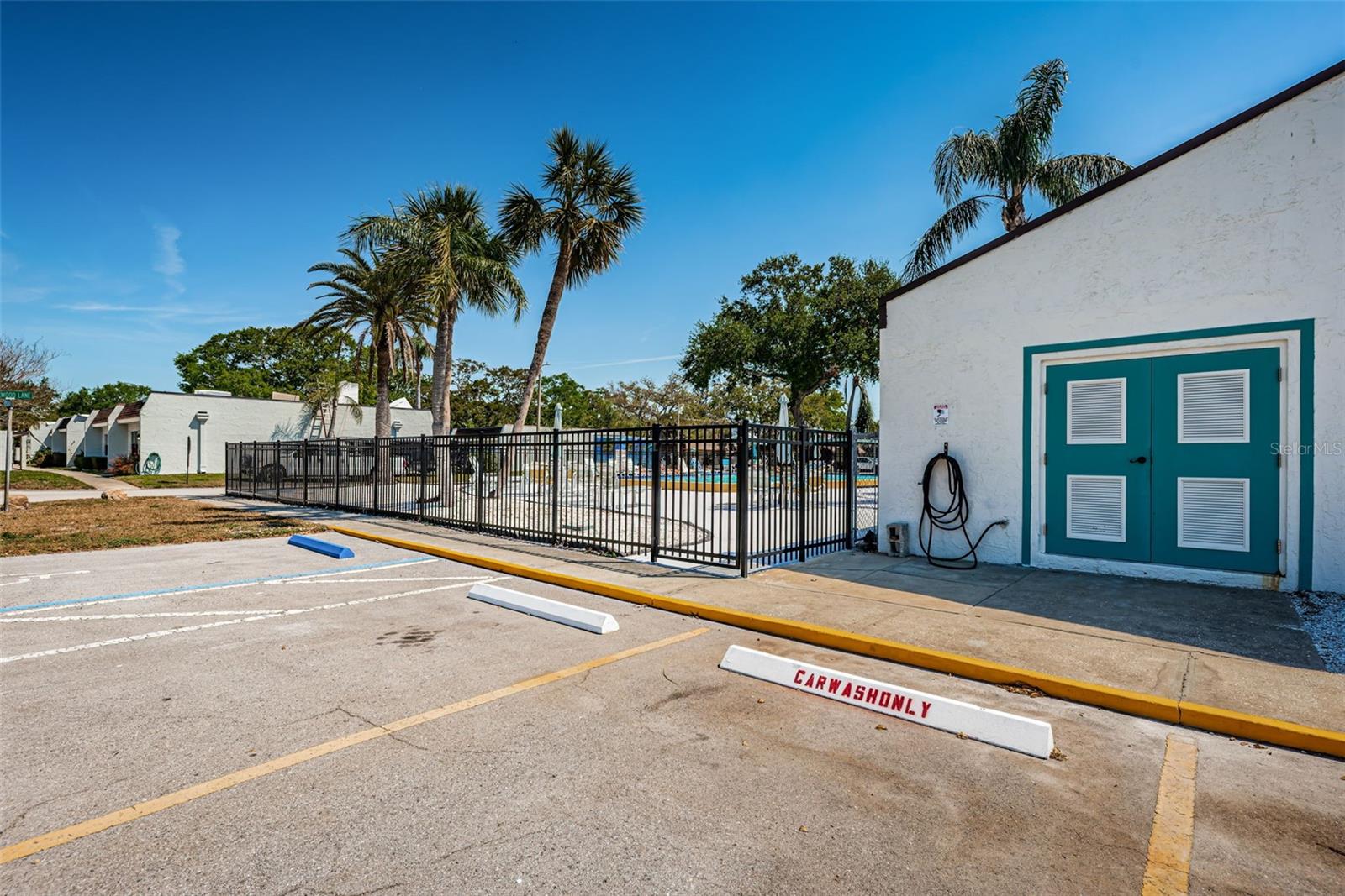 9214 MISSION OAKS BLVD, SEMINOLE, FL, 33776