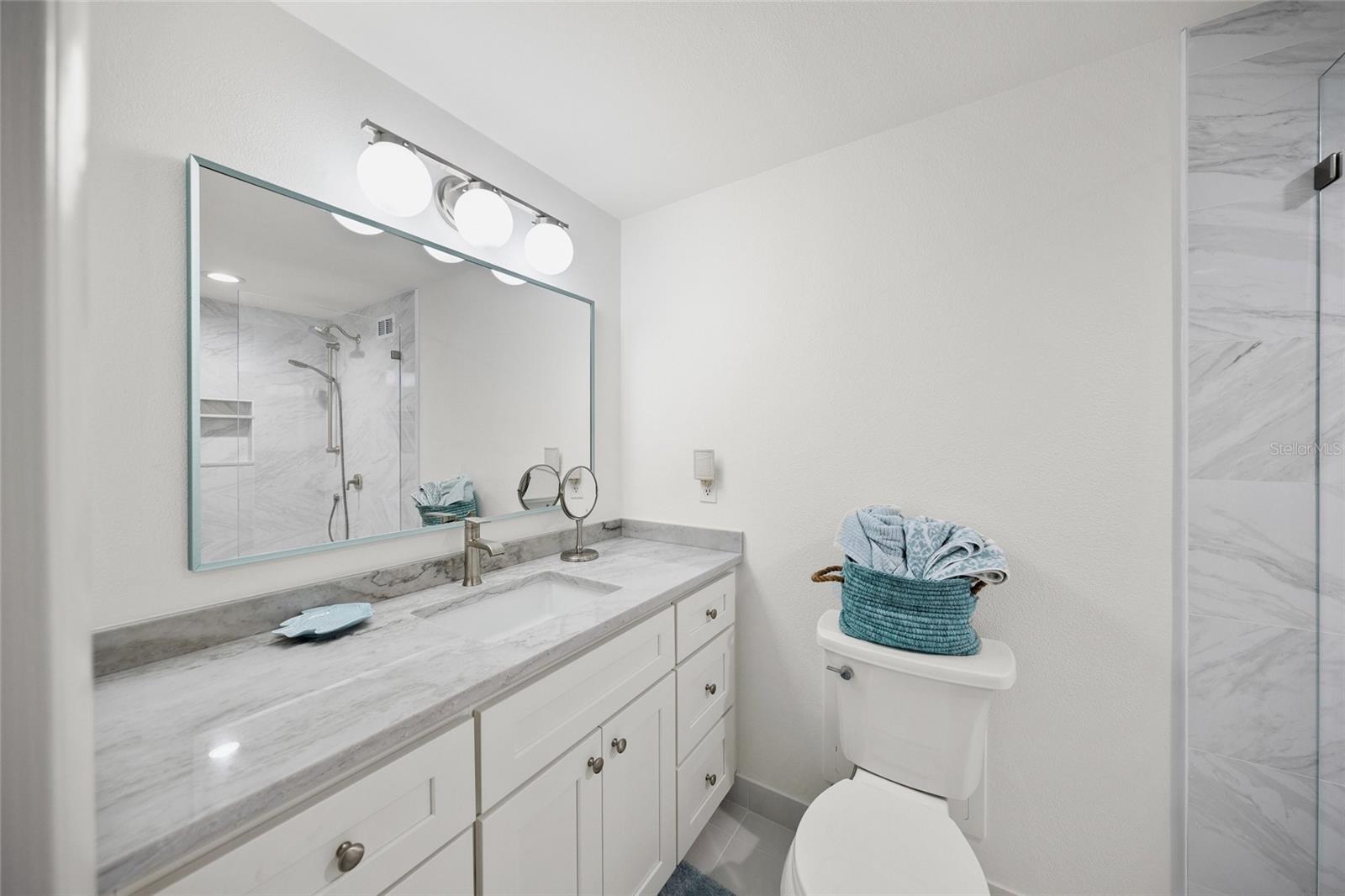 1212 BENJAMIN FRANKLIN DR #102, SARASOTA, FL, 34236