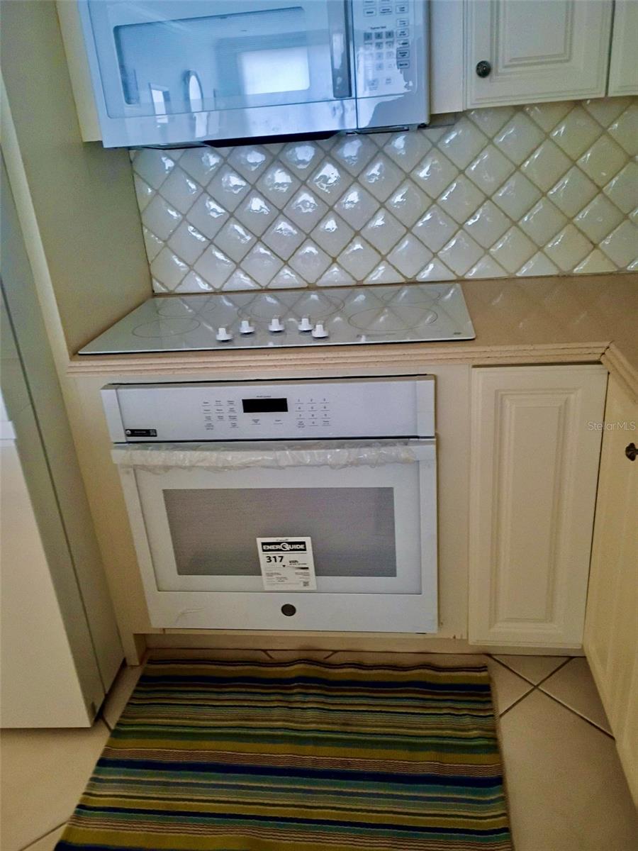 1212 BENJAMIN FRANKLIN DR #102, SARASOTA, FL, 34236
