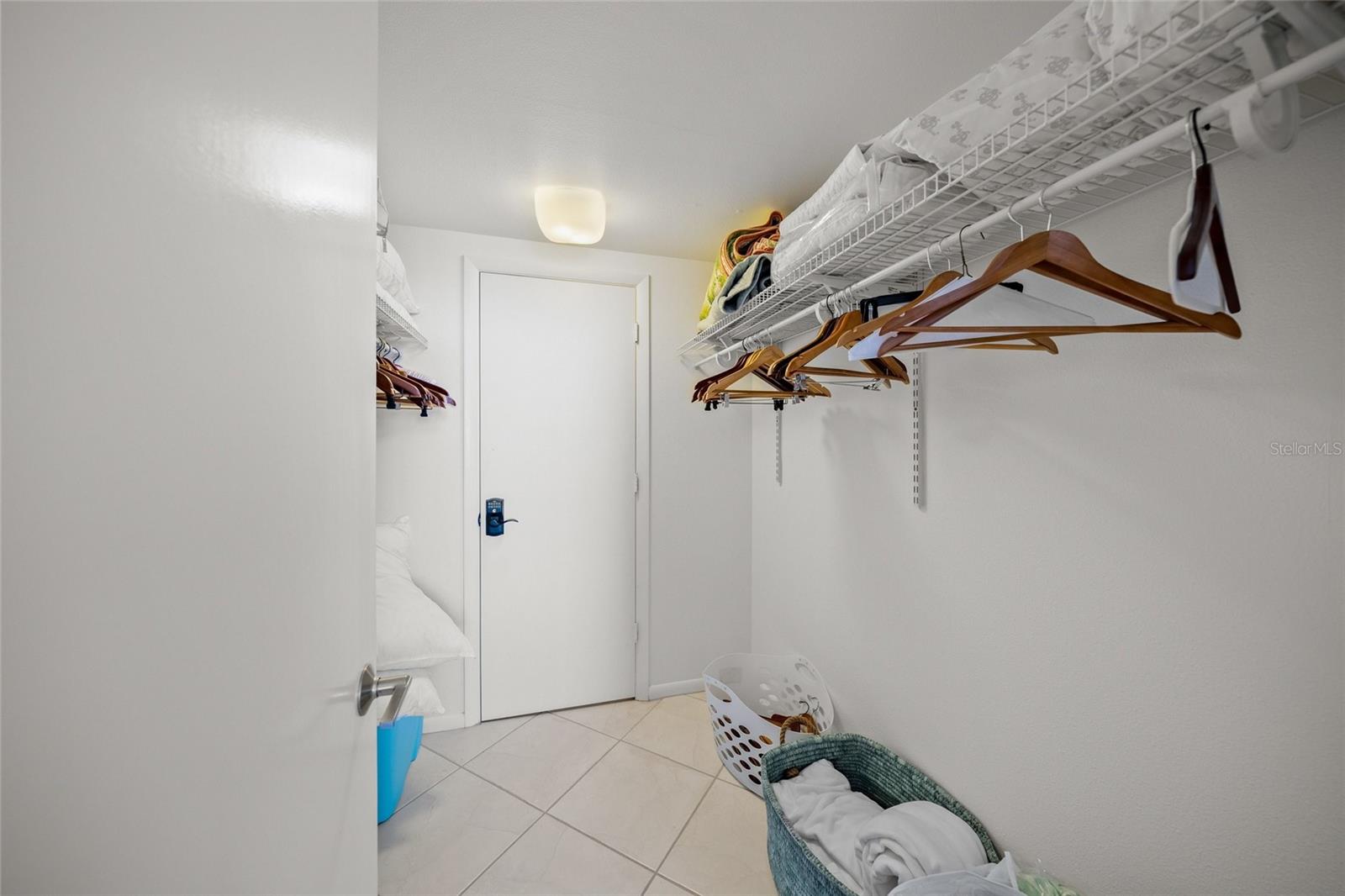 1212 BENJAMIN FRANKLIN DR #102, SARASOTA, FL, 34236