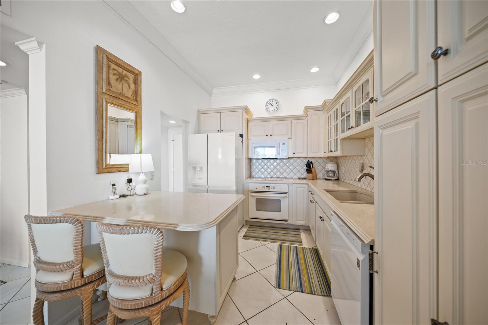 1212 BENJAMIN FRANKLIN DR #102, SARASOTA, FL, 34236