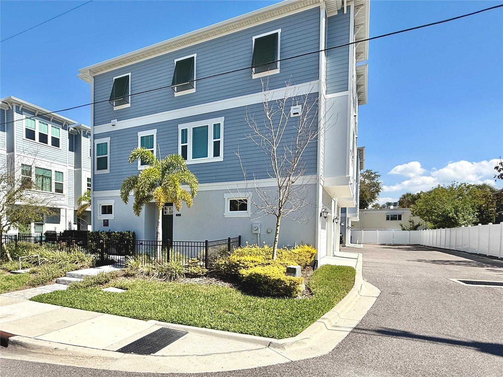 208 S TAMPANIA AVE #4, TAMPA, FL, 33609