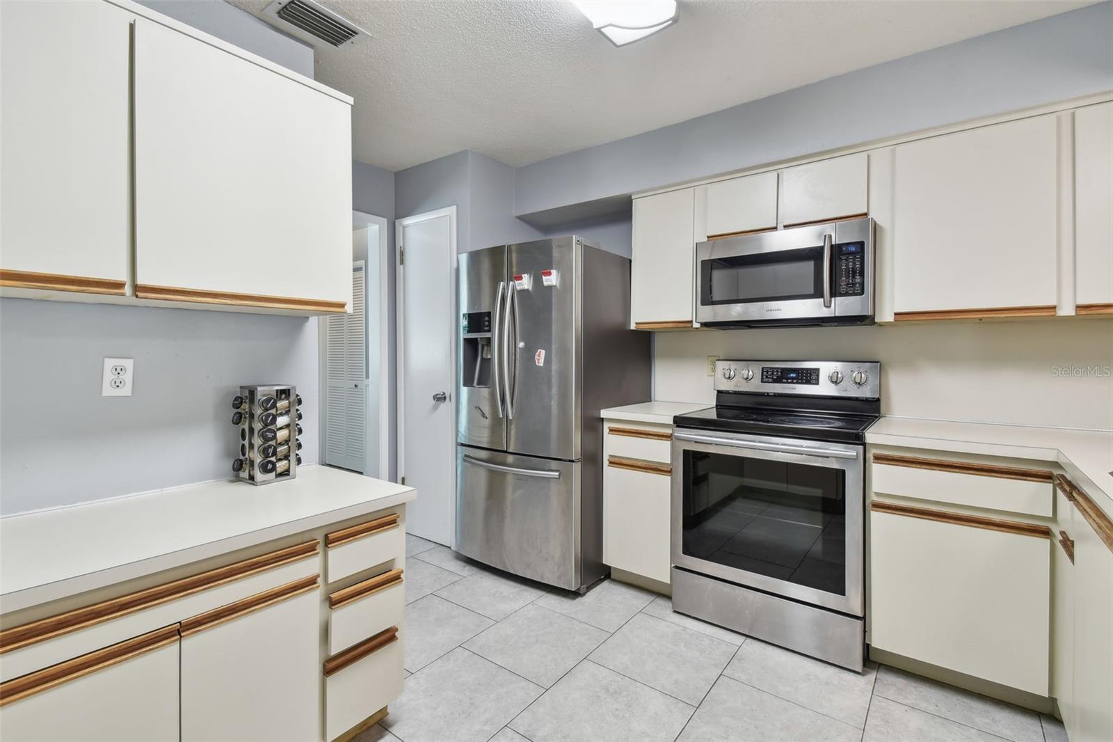 1820 GREENHILL DR, CLEARWATER, FL, 33755