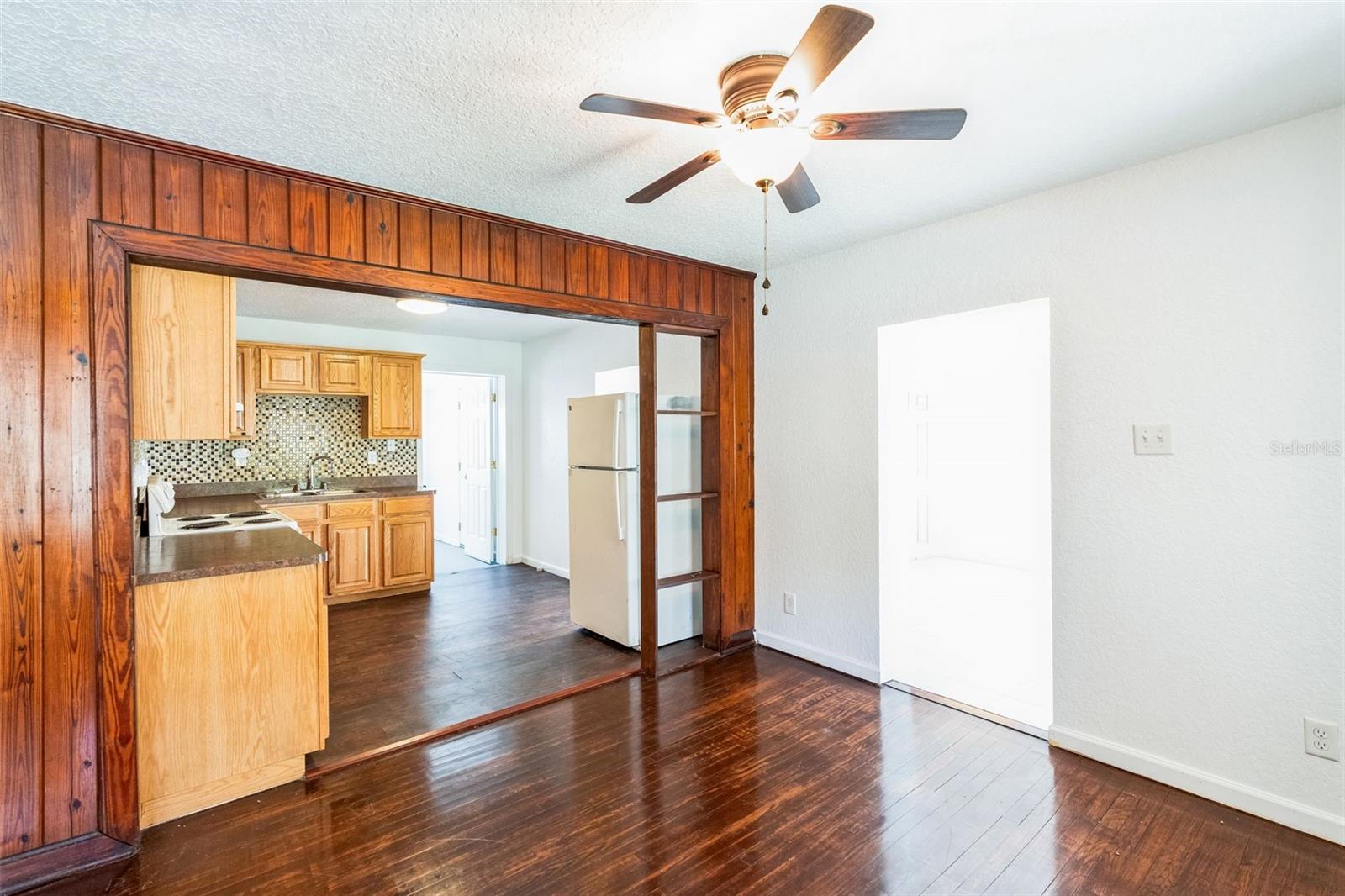 612 KENSINGTON ST, EUSTIS, FL, 32726