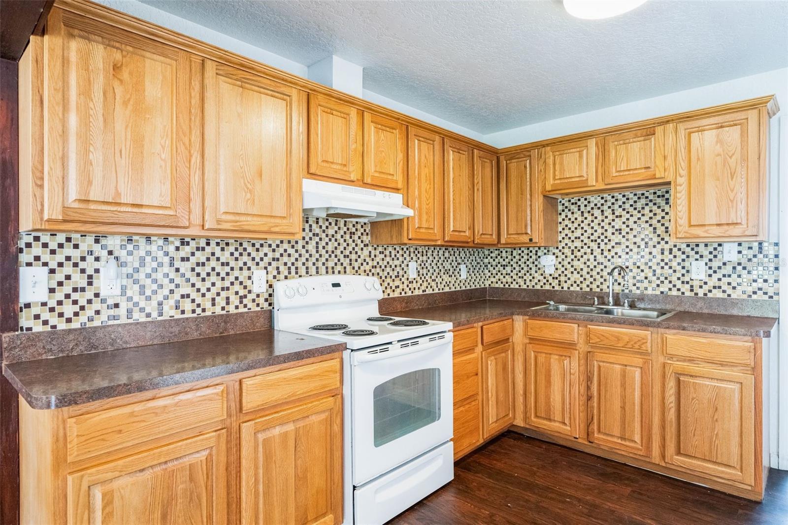 612 KENSINGTON ST, EUSTIS, FL, 32726