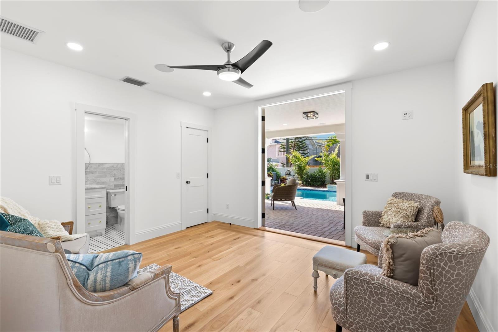 346 16TH AVE NE, ST PETERSBURG, FL, 33704