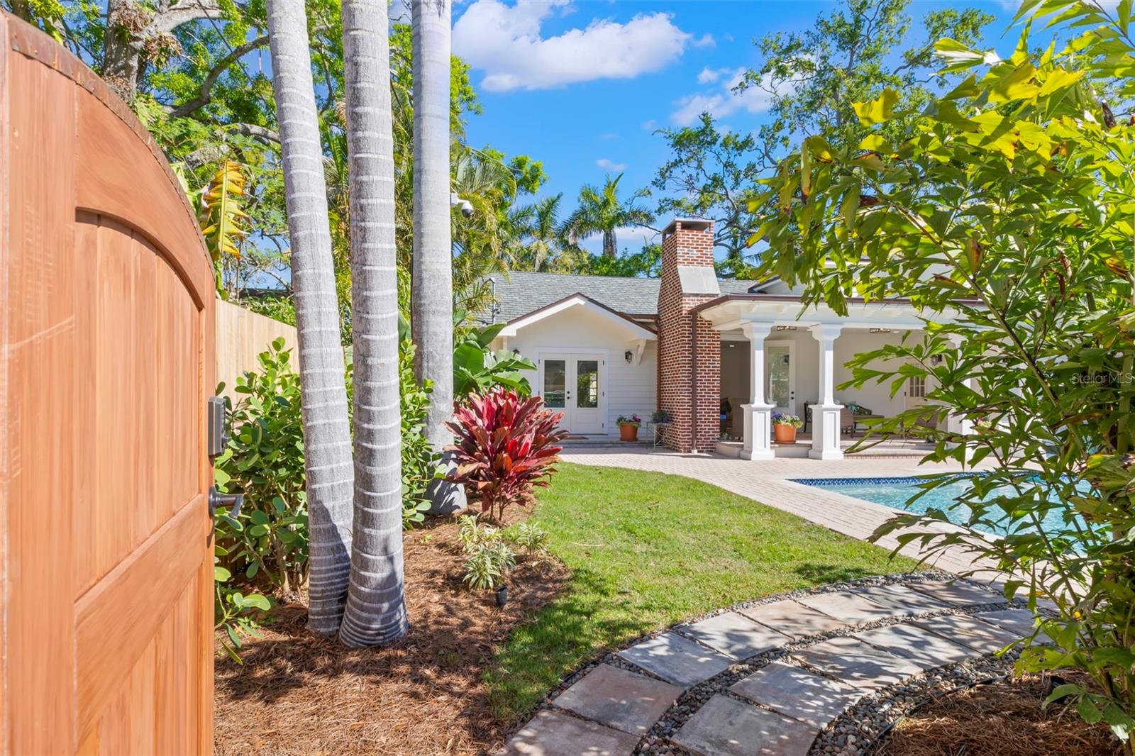 346 16TH AVE NE, ST PETERSBURG, FL, 33704