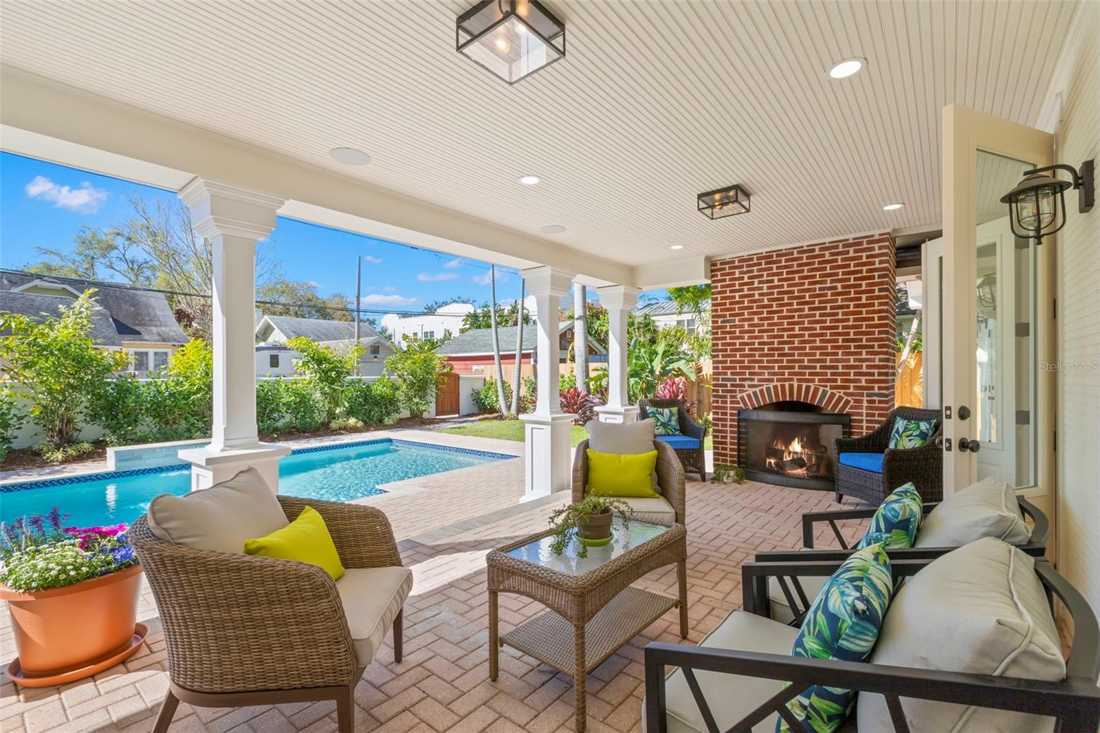 346 16TH AVE NE, ST PETERSBURG, FL, 33704