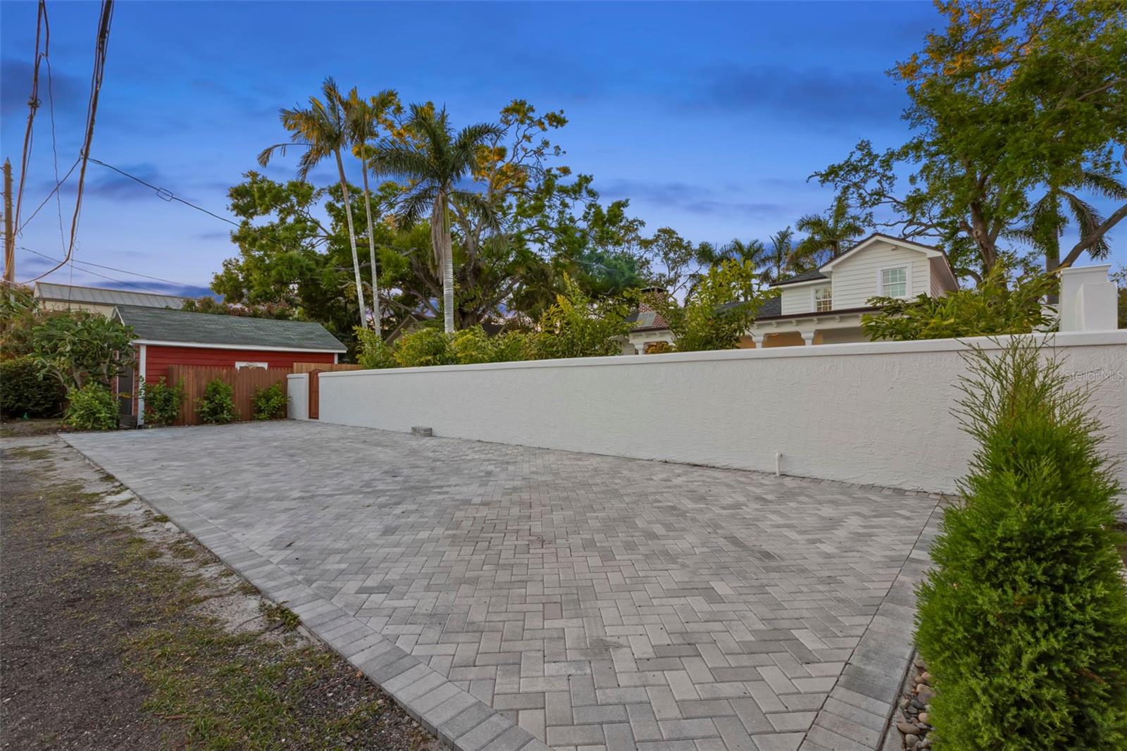 346 16TH AVE NE, ST PETERSBURG, FL, 33704