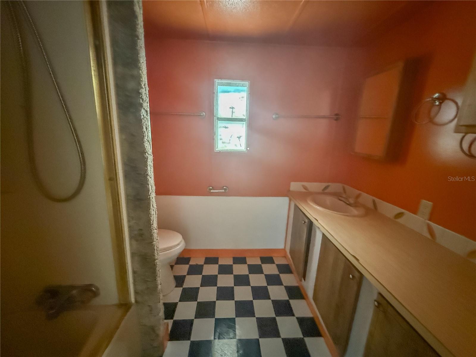 103 CAROLINE AVE, LADY LAKE, FL, 32159