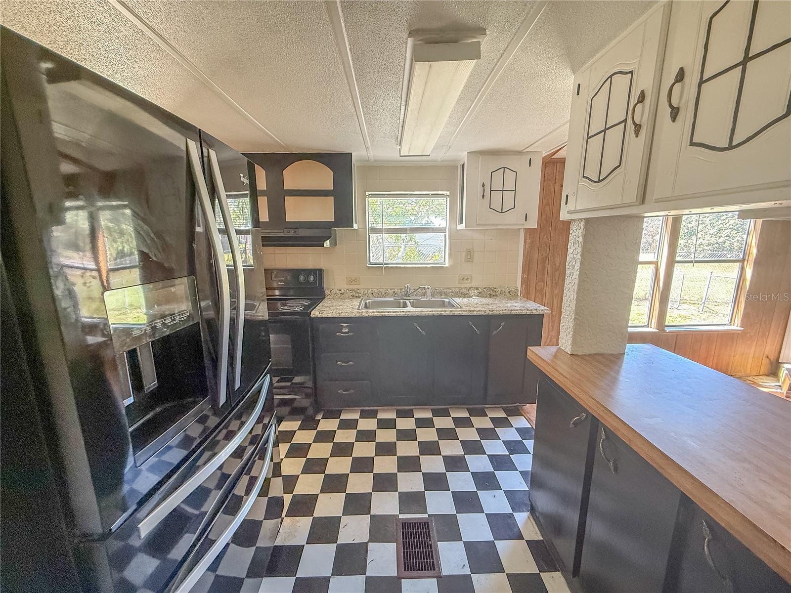 103 CAROLINE AVE, LADY LAKE, FL, 32159
