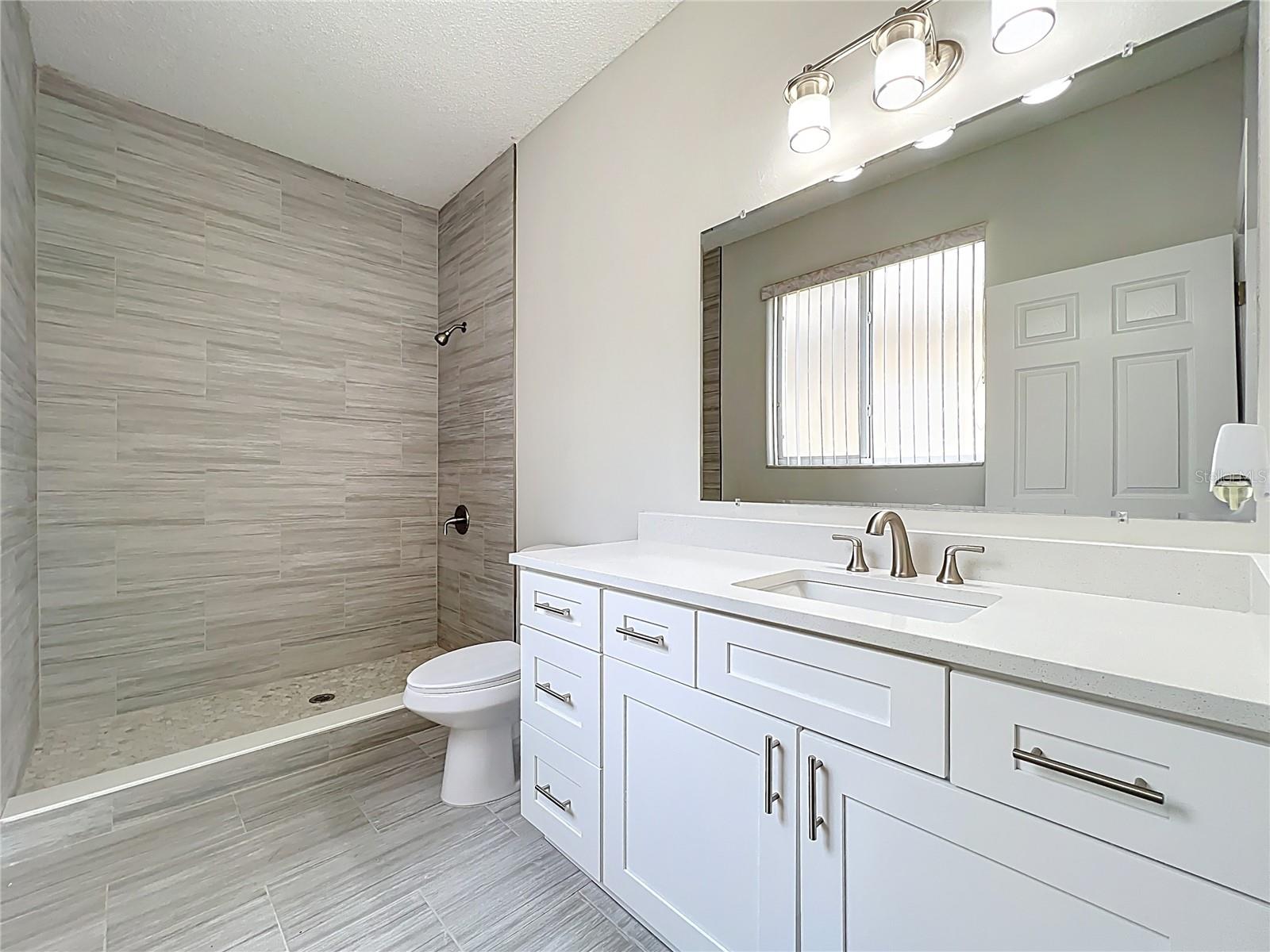 511 SAND RIDGE DR, VALRICO, FL, 33594