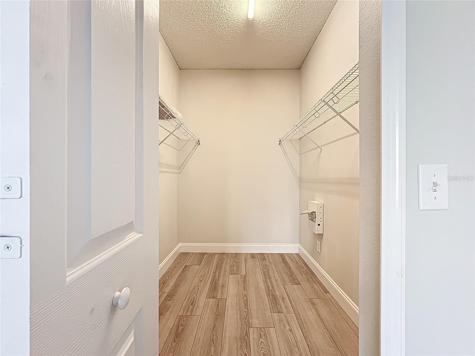 511 SAND RIDGE DR, VALRICO, FL, 33594