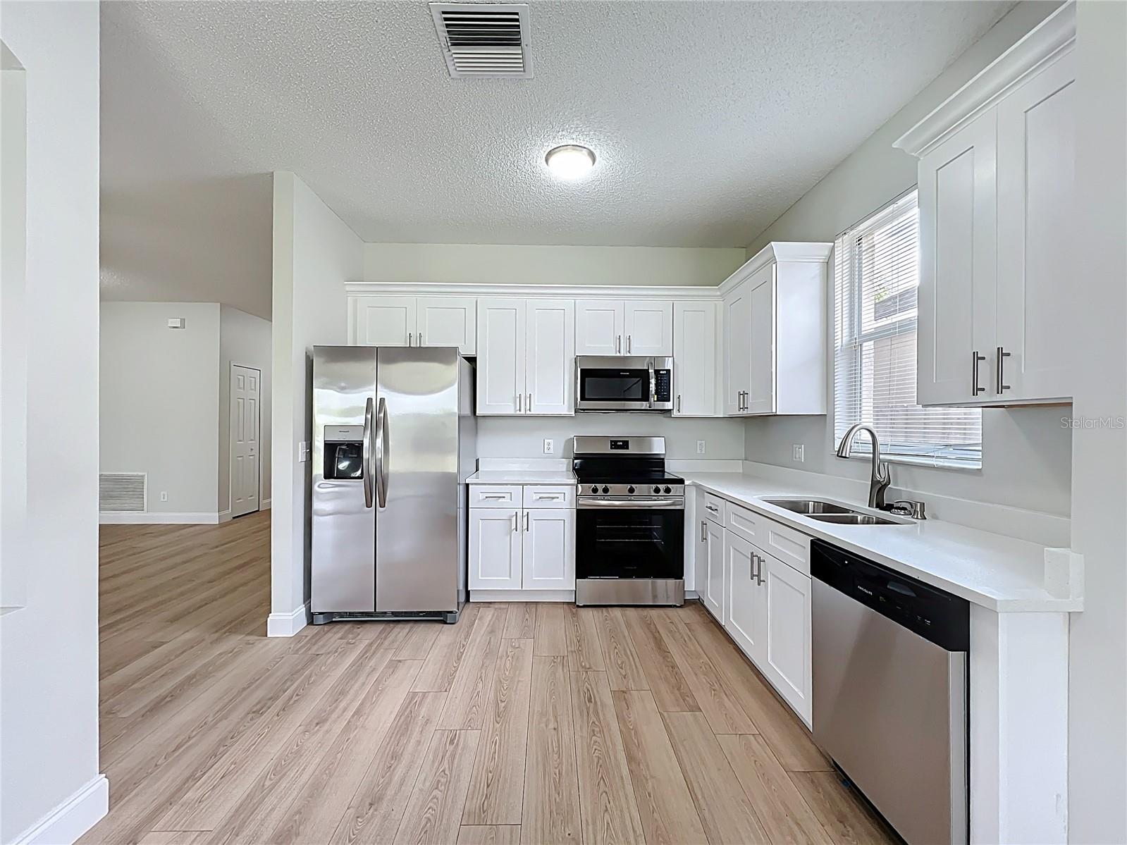 511 SAND RIDGE DR, VALRICO, FL, 33594