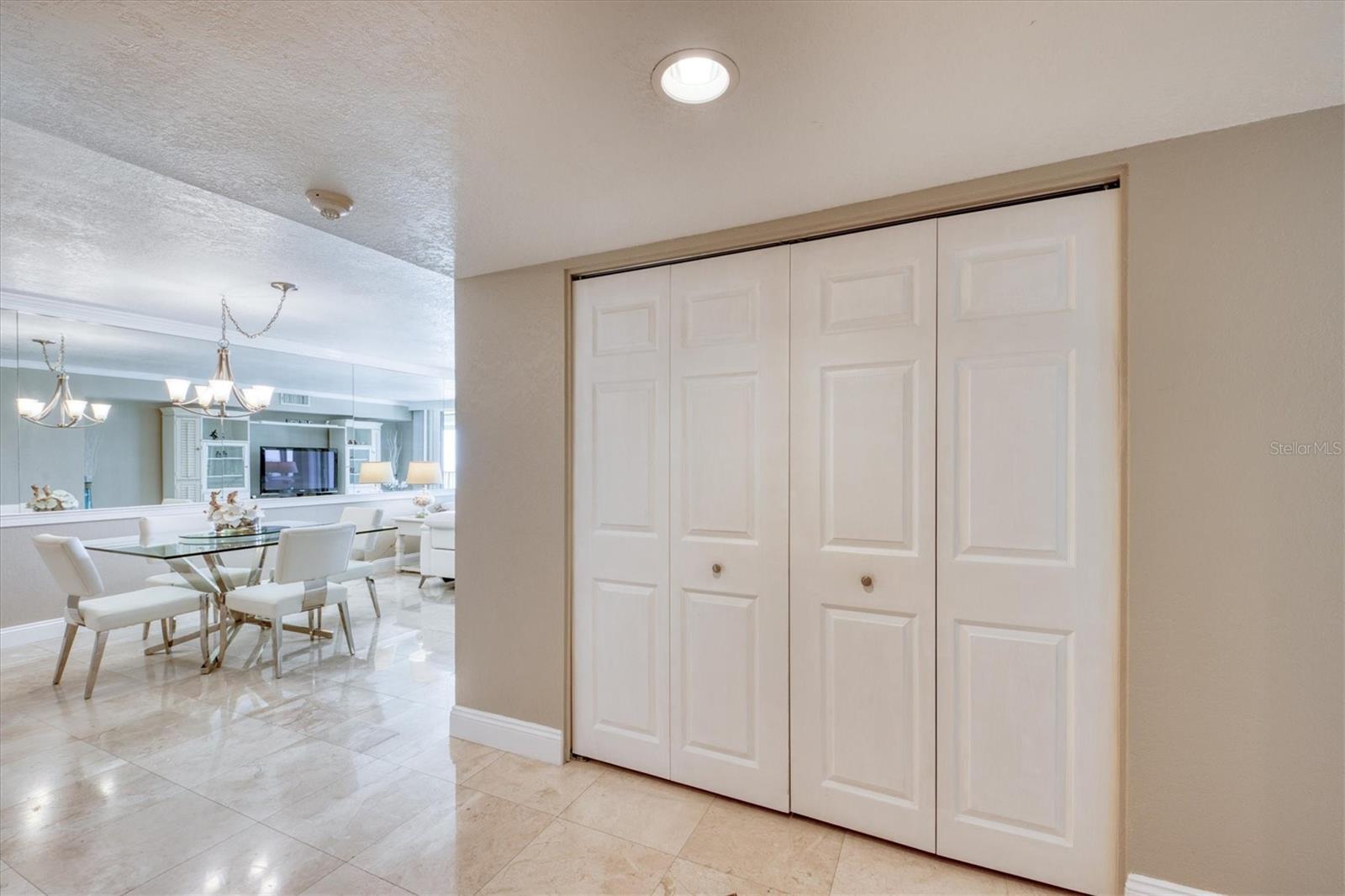1460 GULF BLVD #1002, CLEARWATER BEACH, FL, 33767