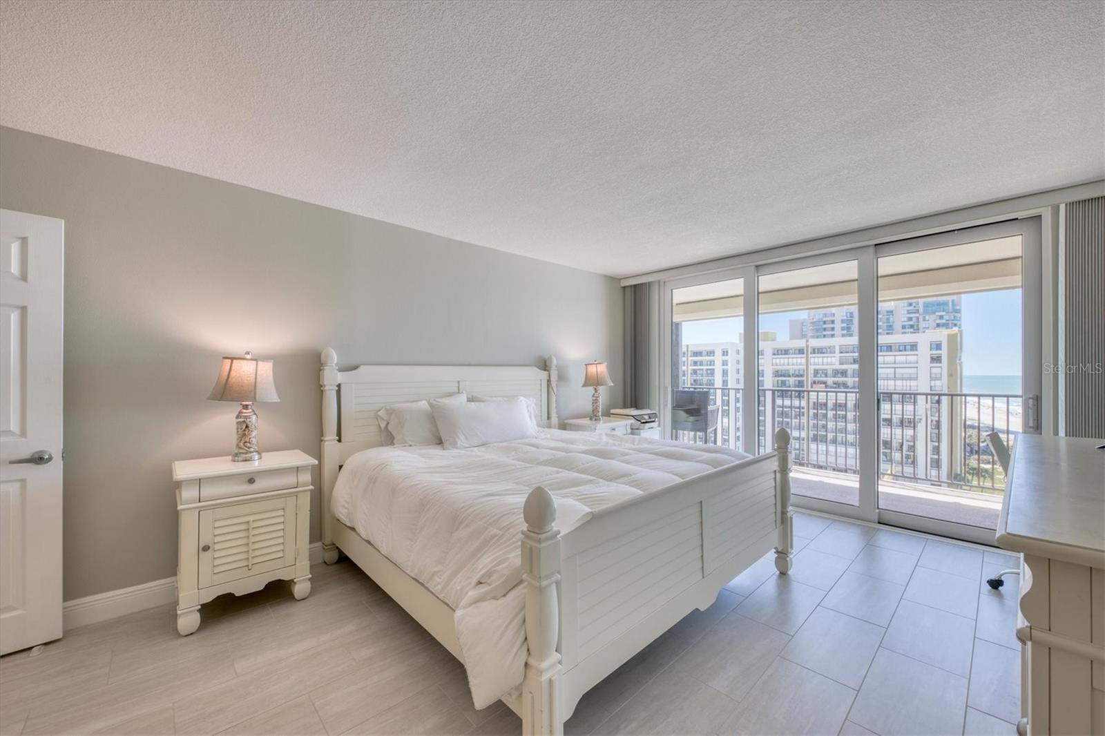 1460 GULF BLVD #1002, CLEARWATER BEACH, FL, 33767