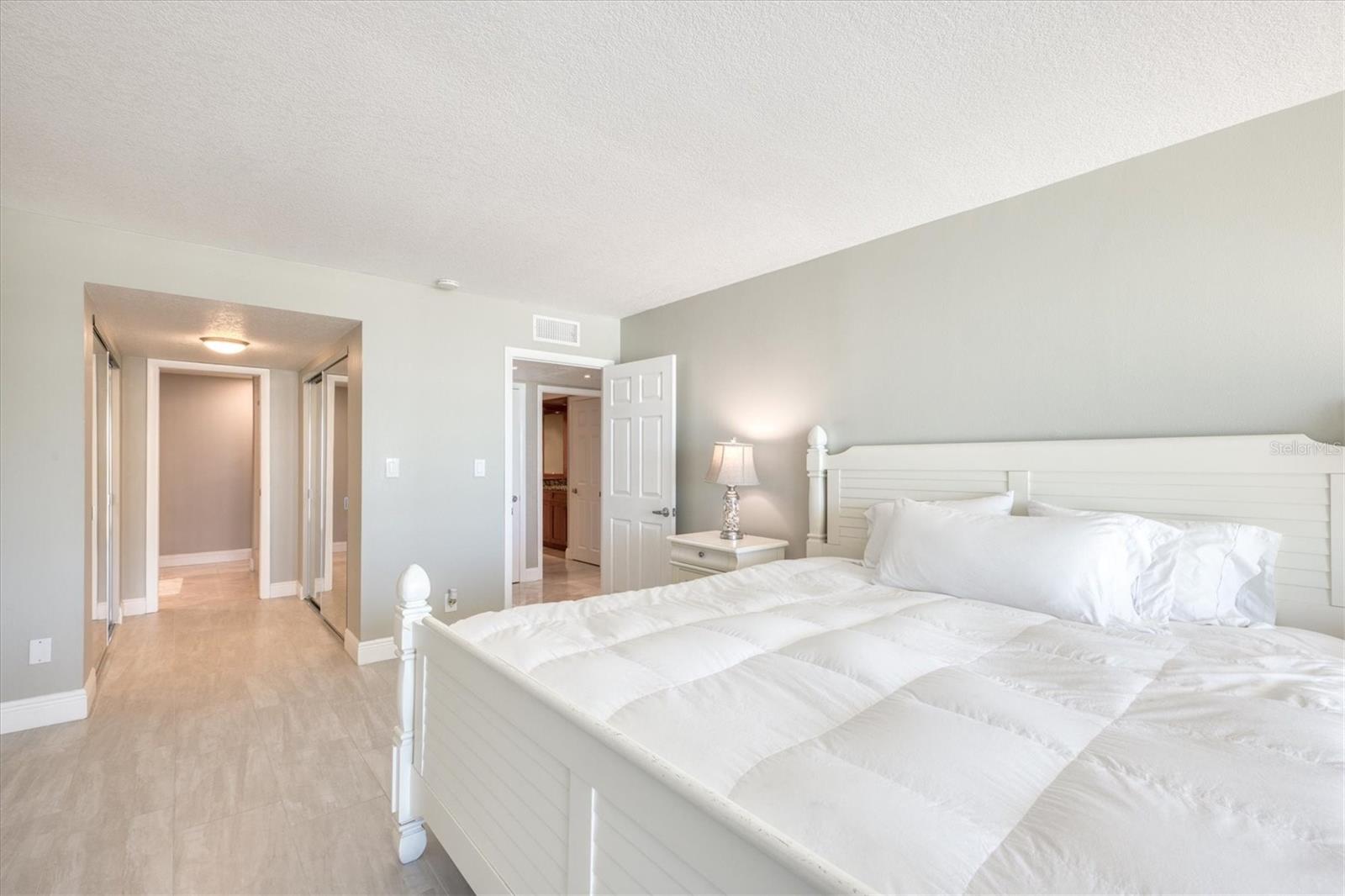 1460 GULF BLVD #1002, CLEARWATER BEACH, FL, 33767