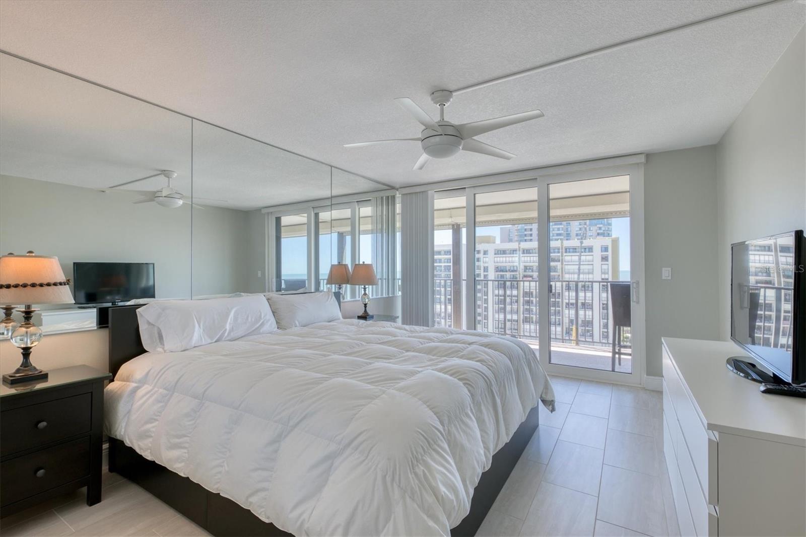 1460 GULF BLVD #1002, CLEARWATER BEACH, FL, 33767