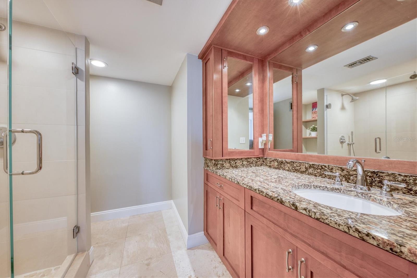 1460 GULF BLVD #1002, CLEARWATER BEACH, FL, 33767