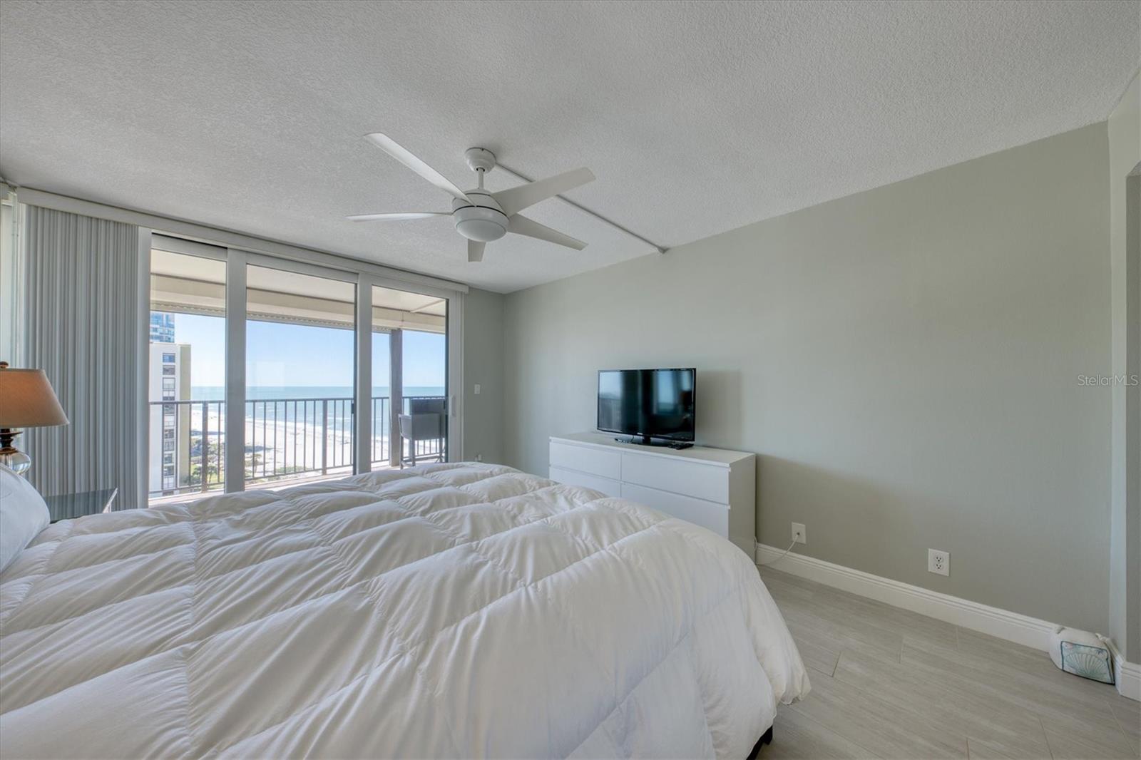 1460 GULF BLVD #1002, CLEARWATER BEACH, FL, 33767
