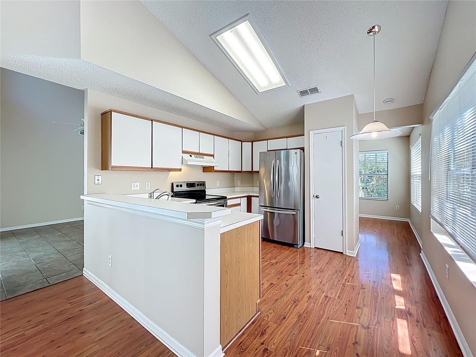 358 MORNING CREEK CIR, APOPKA, FL, 32712